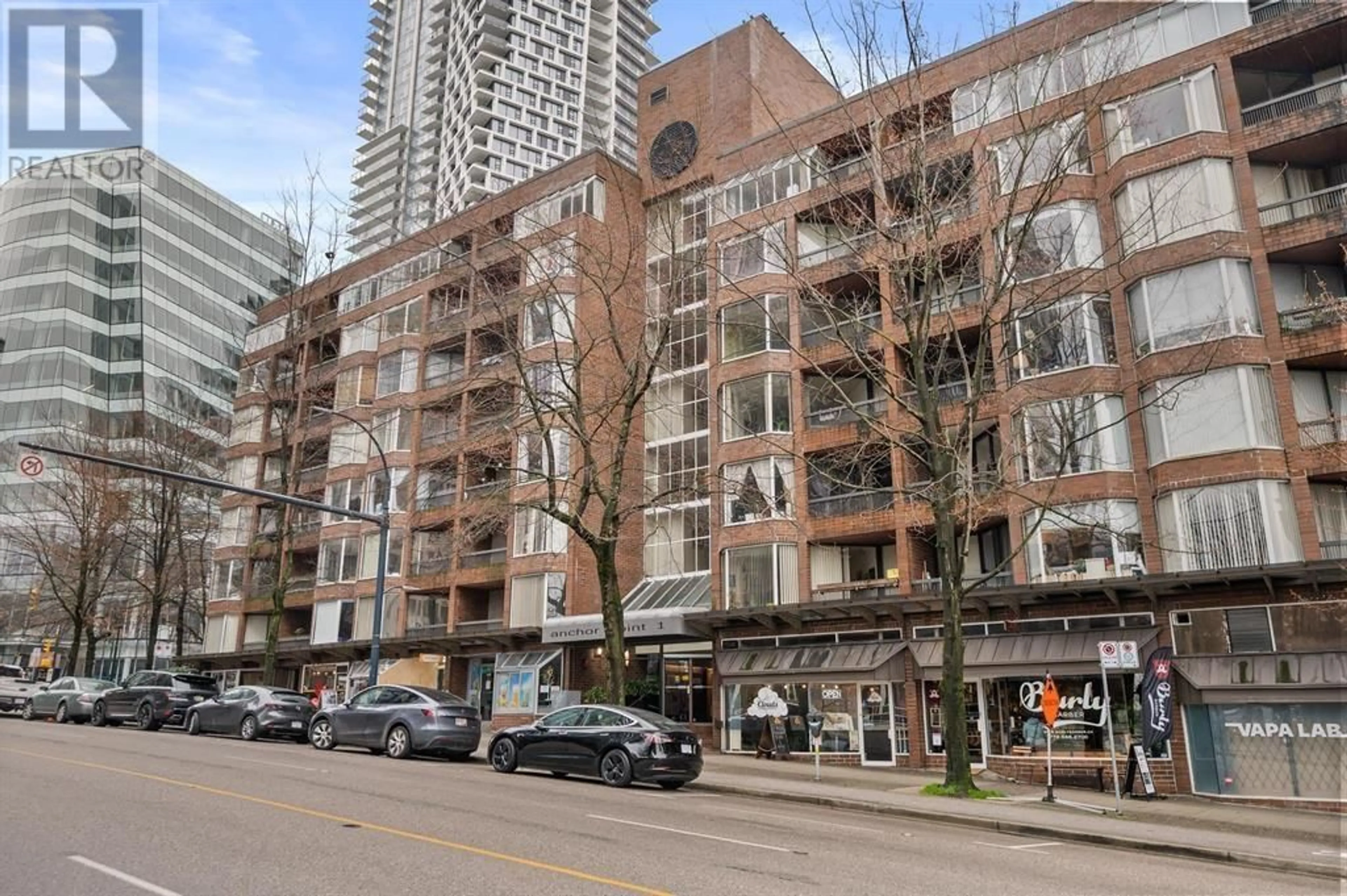 Patio, street for 318 - 1330 BURRARD STREET, Vancouver British Columbia V6Z2B8