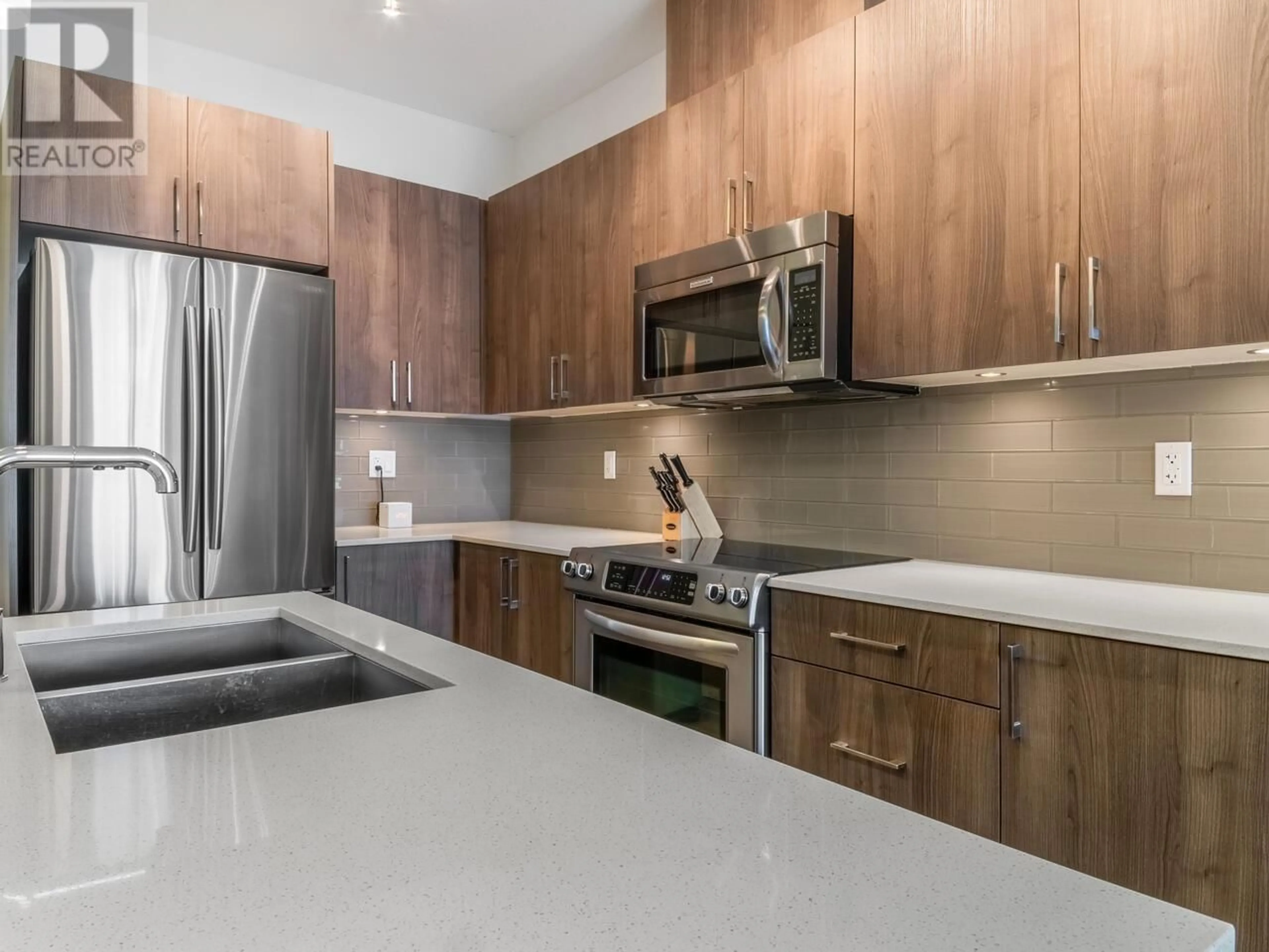 Standard kitchen, unknown for 408 - 630 COMO LAKE AVENUE, Coquitlam British Columbia V3J0E4