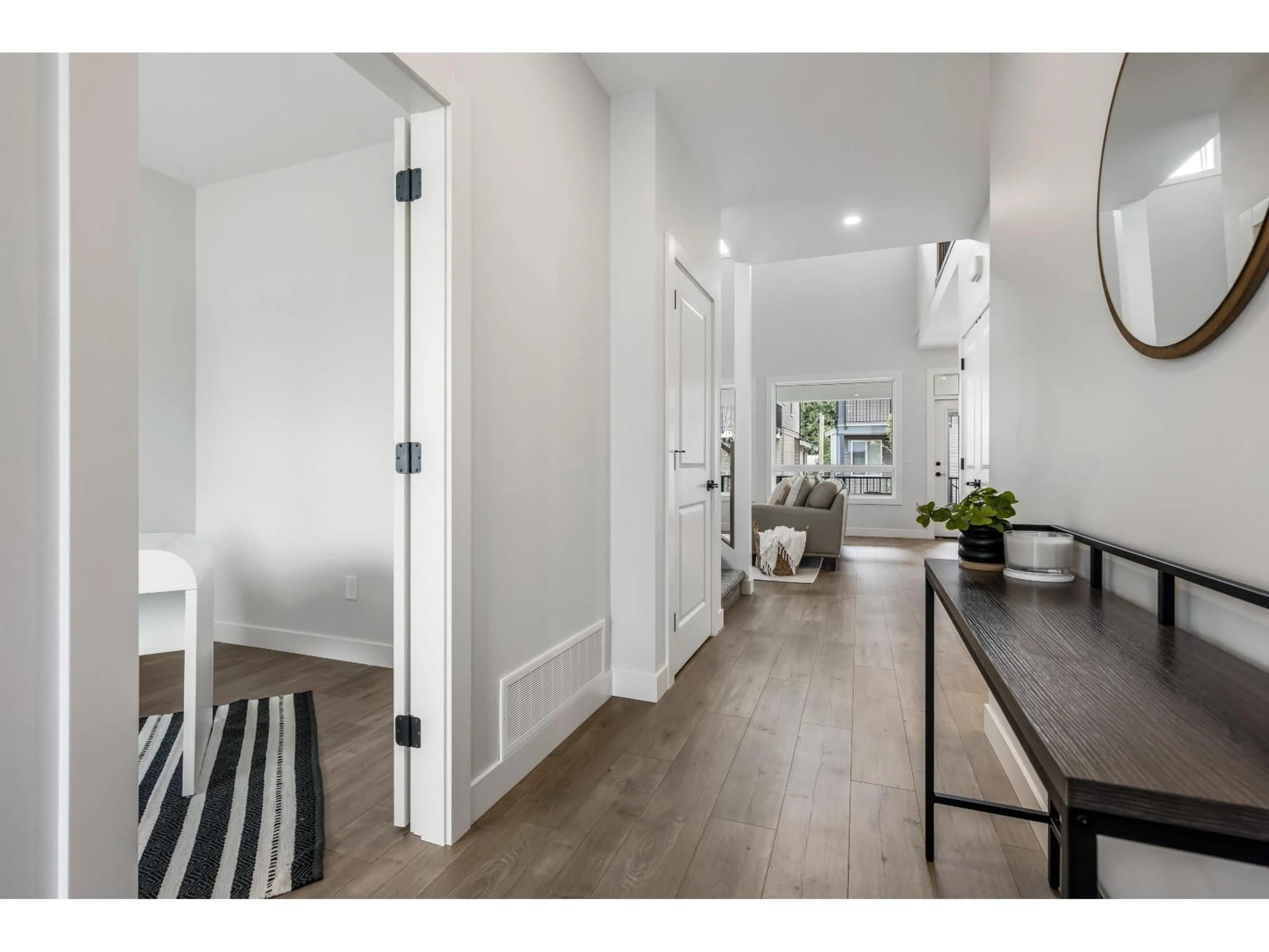 Indoor entryway for 7138 ROCHESTER AVENUE, Chilliwack British Columbia V2R2P3