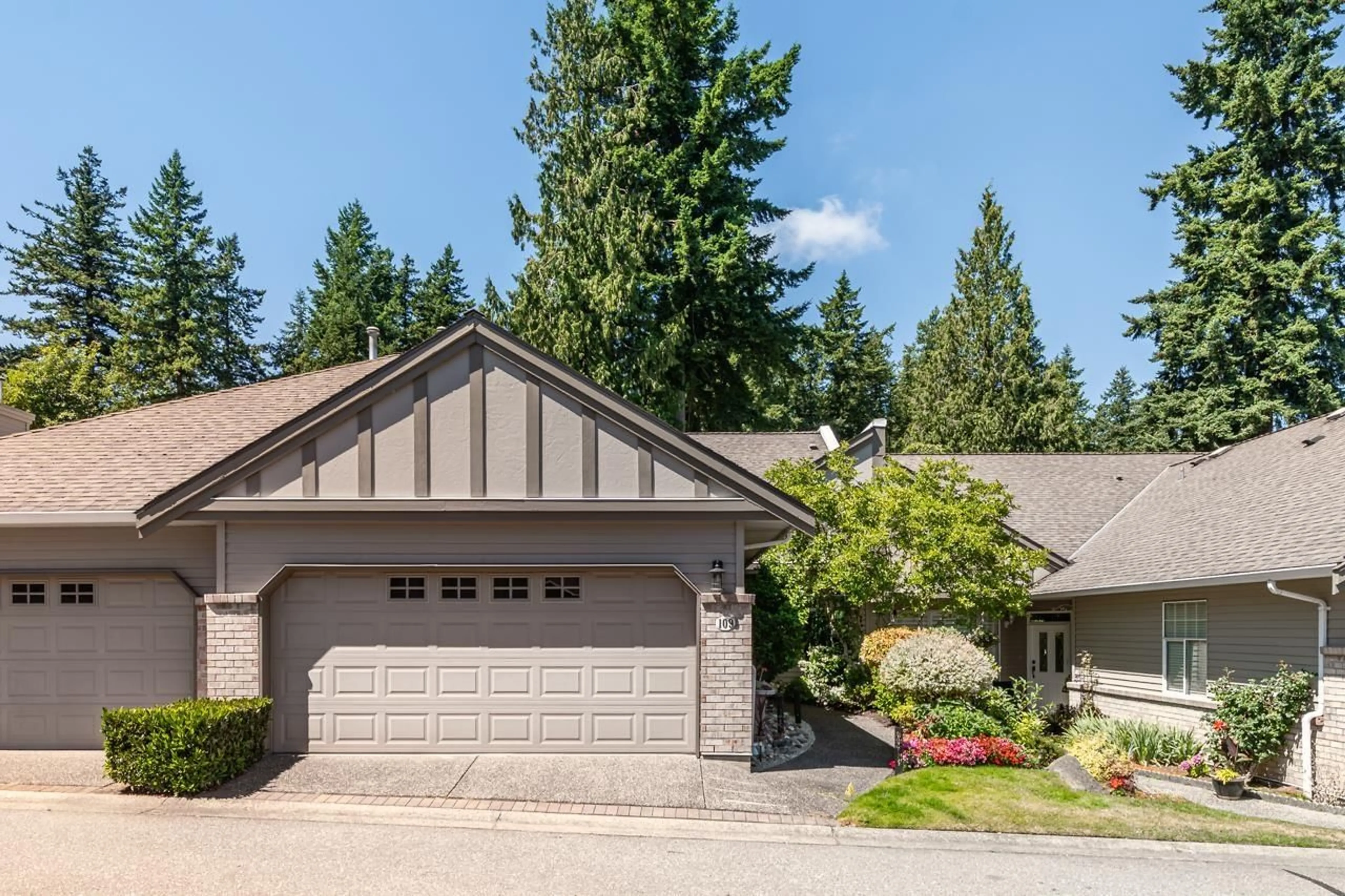 Home with vinyl exterior material, unknown for 109 - 2533 152, Surrey British Columbia V4P1N4