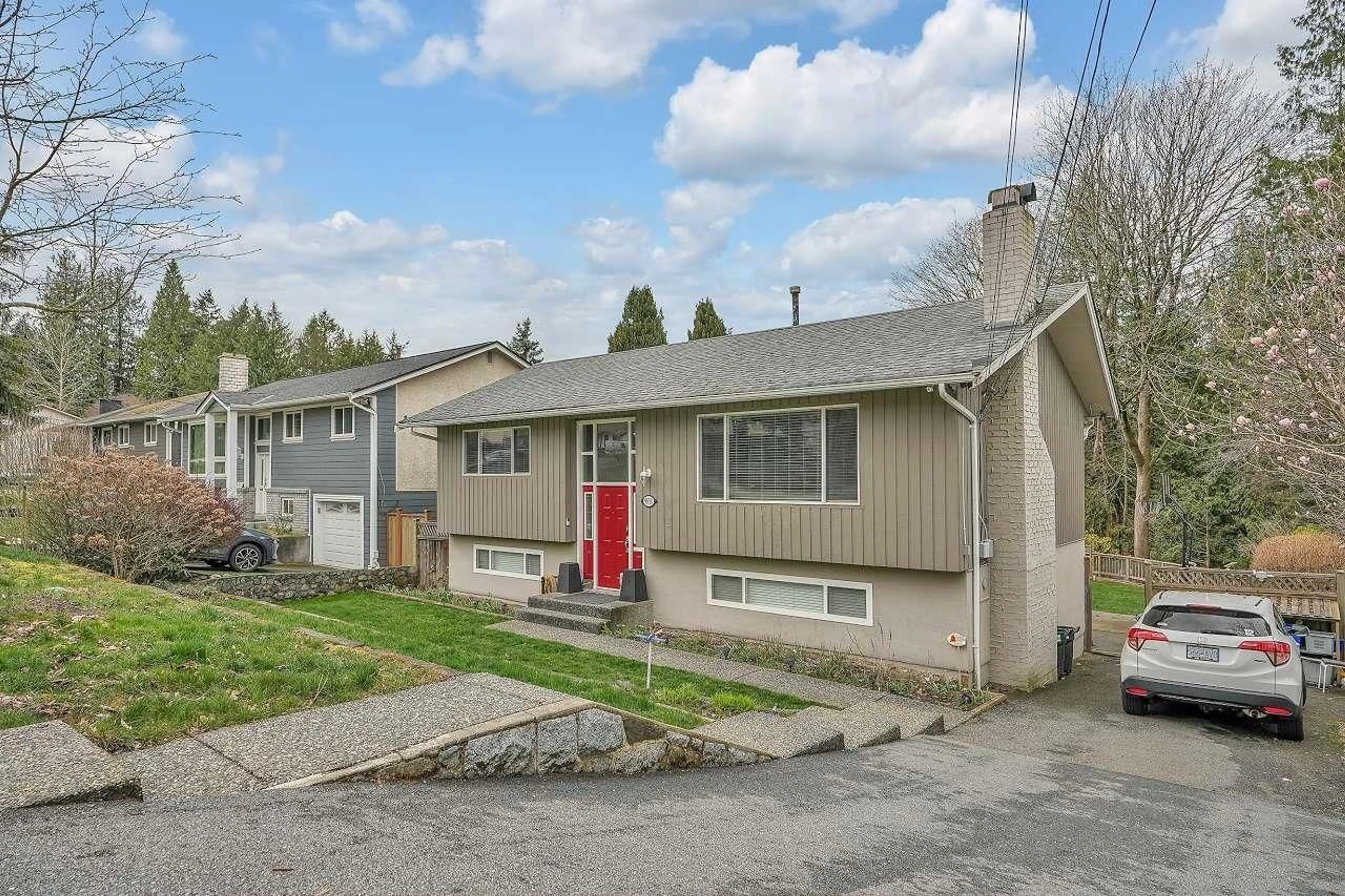 Home with vinyl exterior material, street for 9511 DAWSON, Delta British Columbia V4C5H1