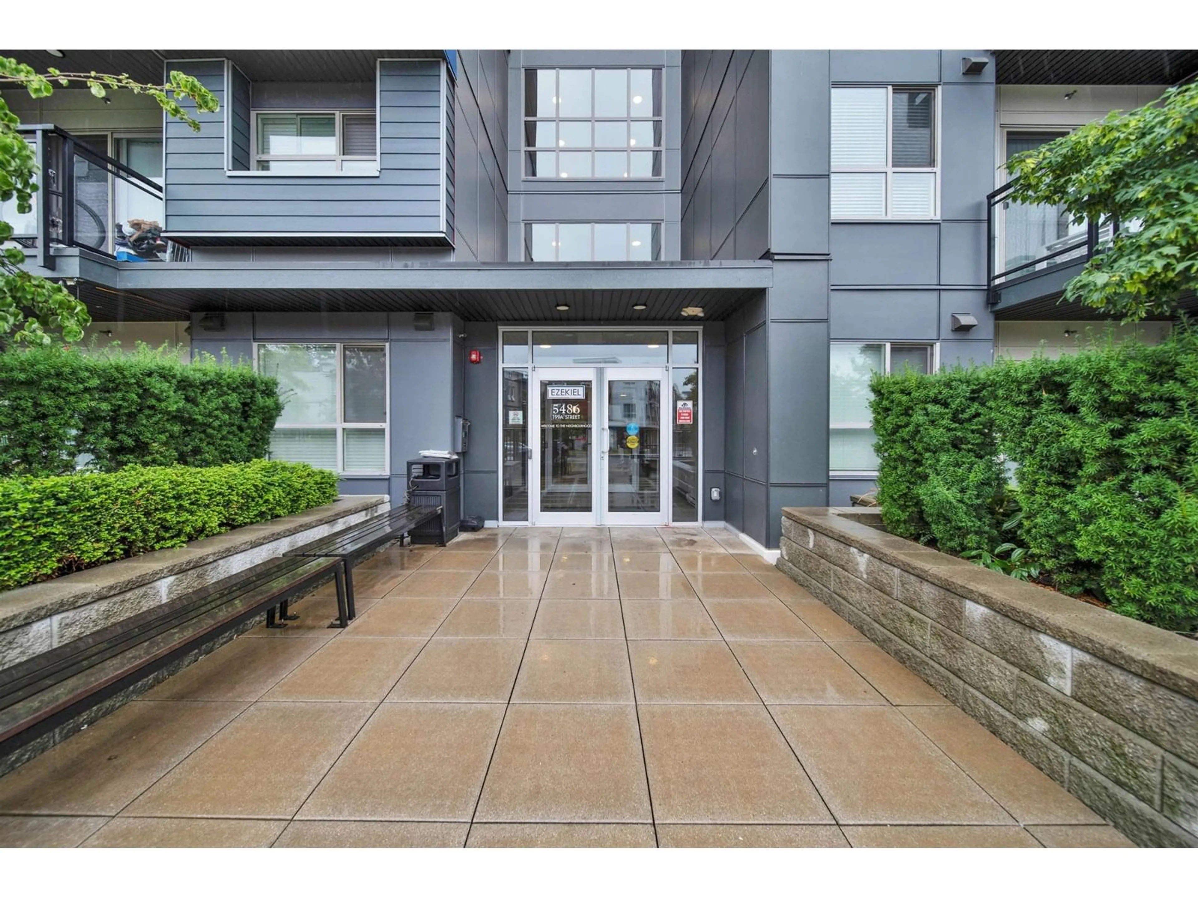 Indoor foyer for 208 - 5486 199A, Langley British Columbia V3A0N6
