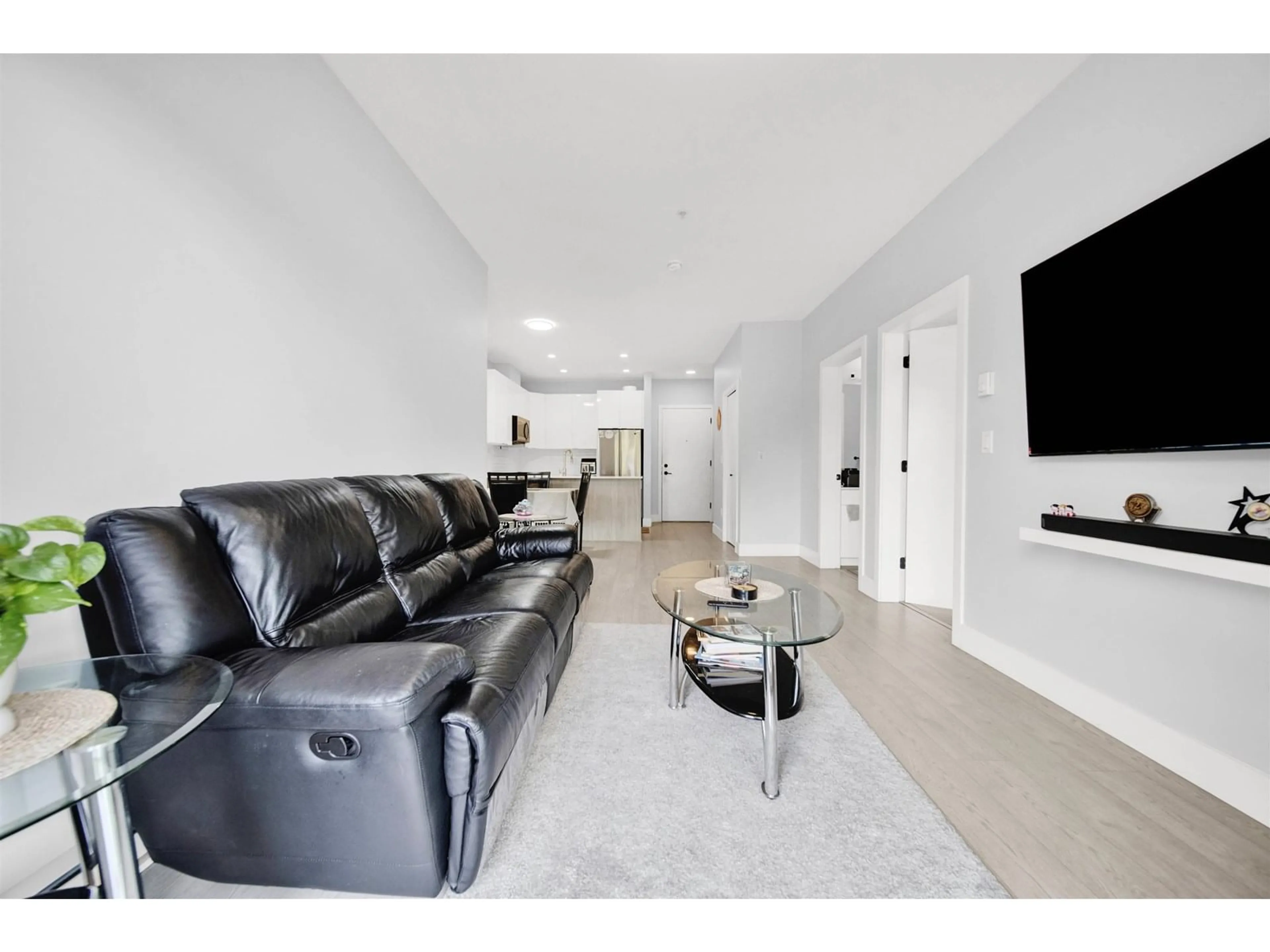 Living room with furniture, unknown for 208 - 5486 199A, Langley British Columbia V3A0N6