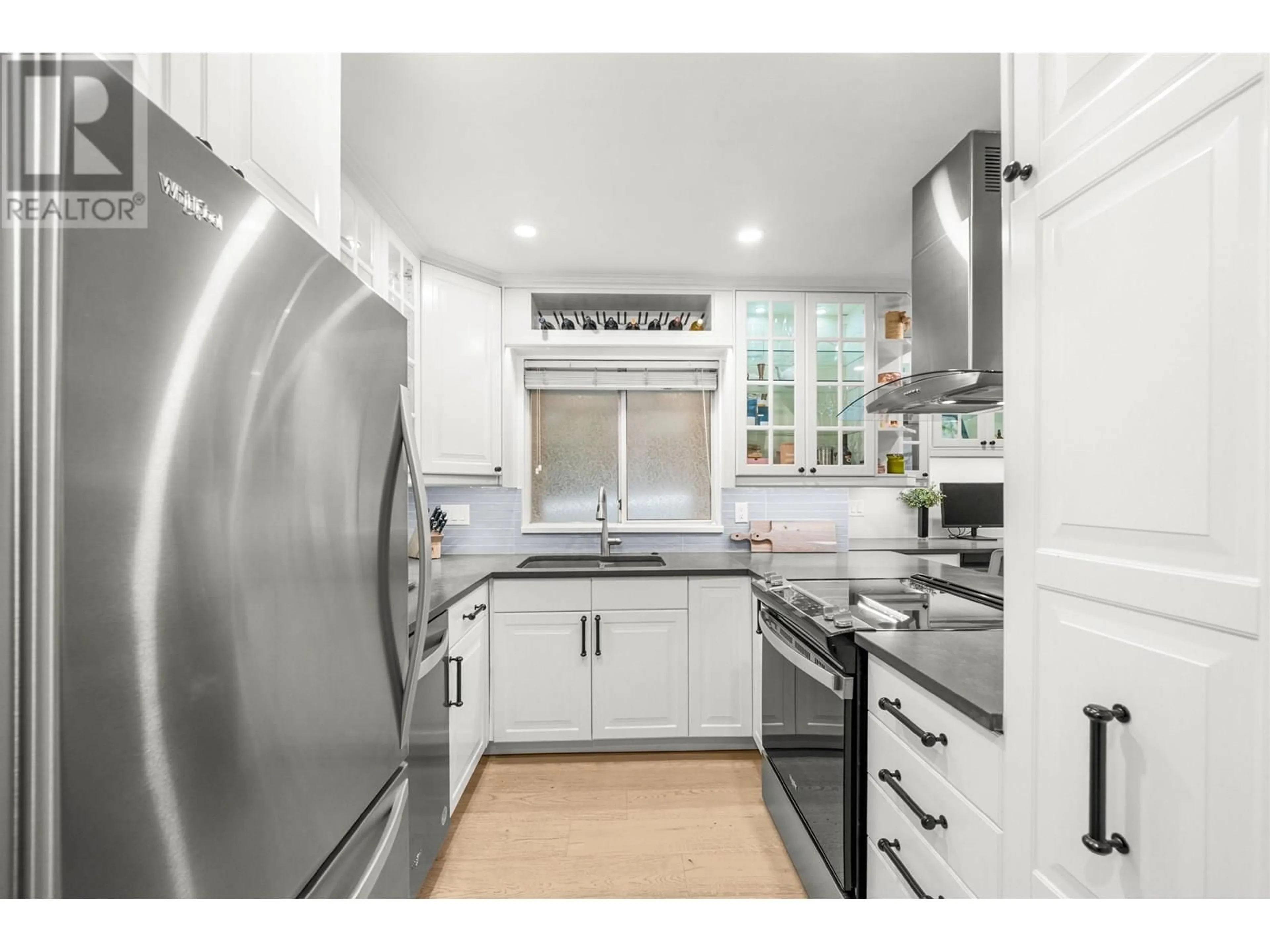 Unknown for 101 - 123 6TH STREET, North Vancouver British Columbia V7L1N9