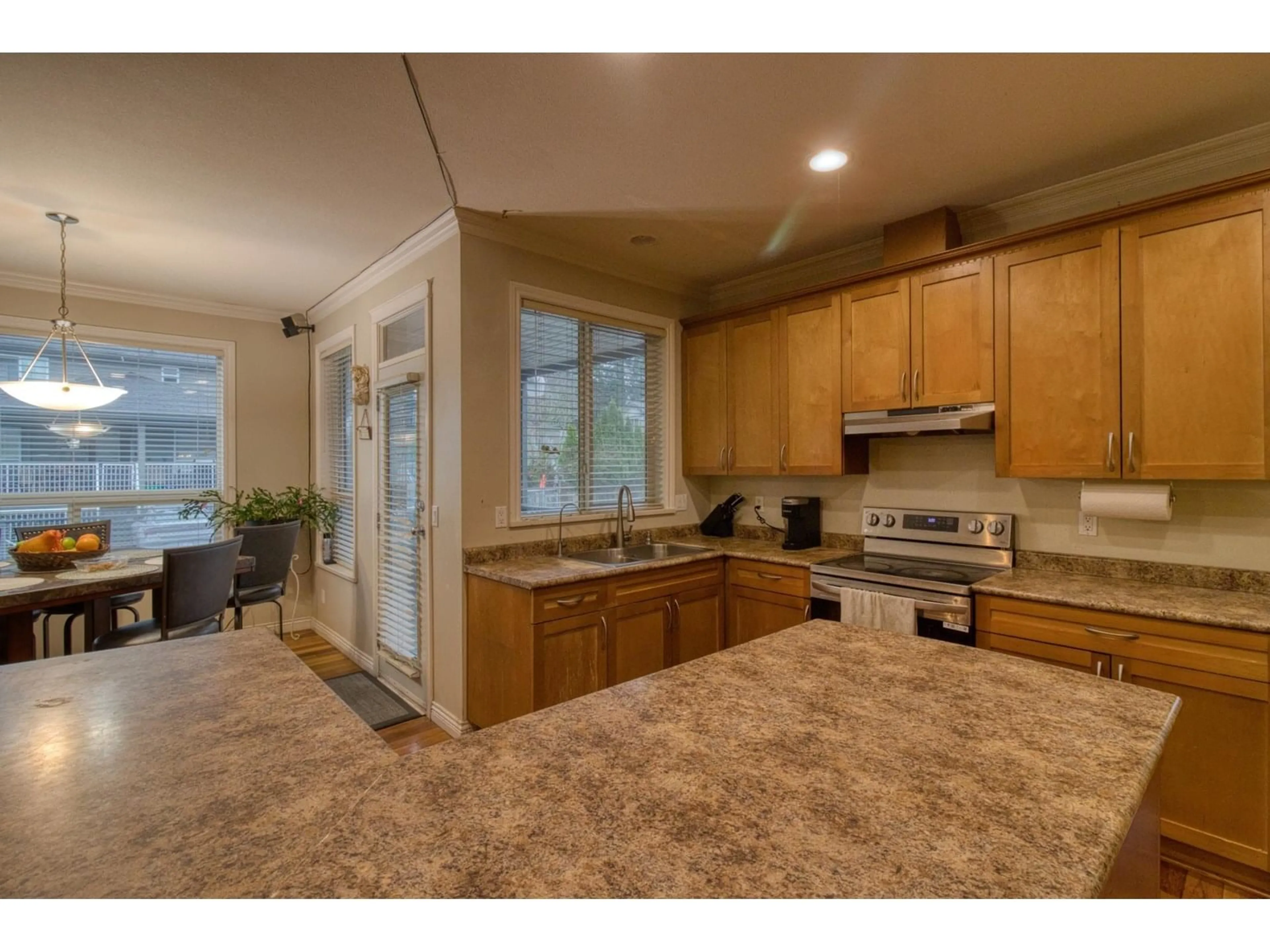 Open concept kitchen, unknown for 14506 72A, Surrey British Columbia V3S5K9