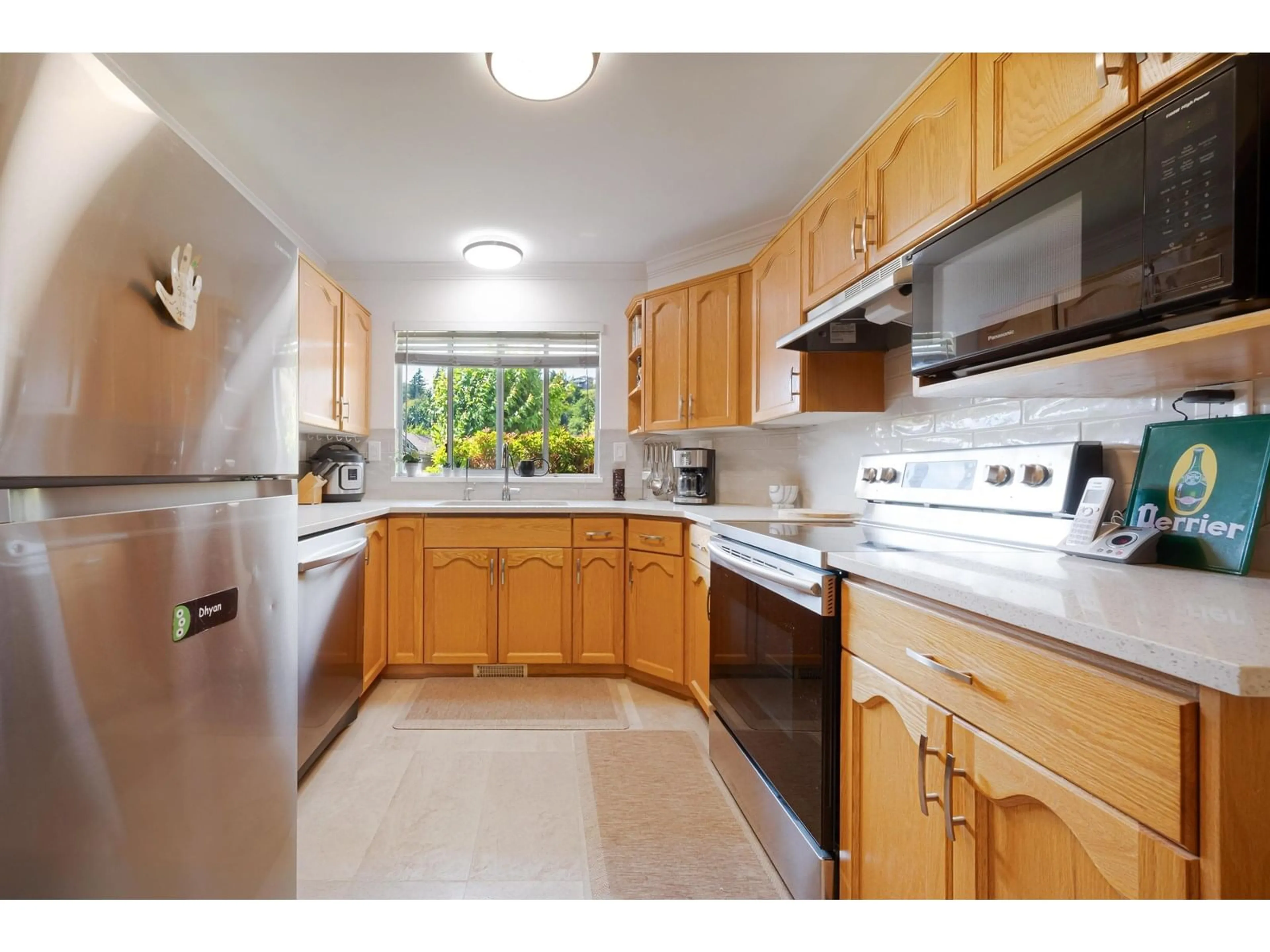 Standard kitchen, unknown for 10 - 2023 WINFIELD, Abbotsford British Columbia V3G1K5