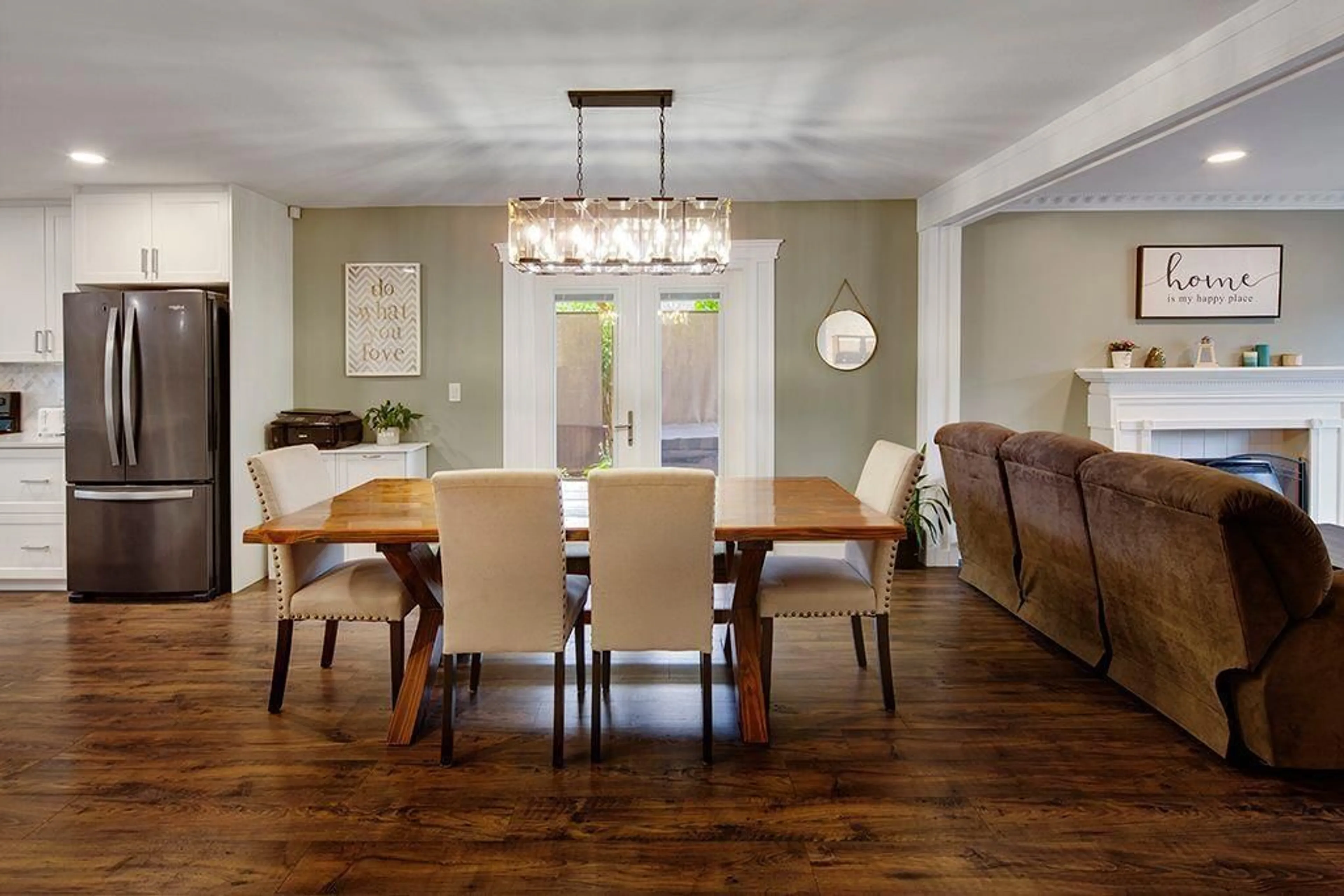 Dining room, wood/laminate floor for 33518 KNIGHT, Mission British Columbia V2V6L5