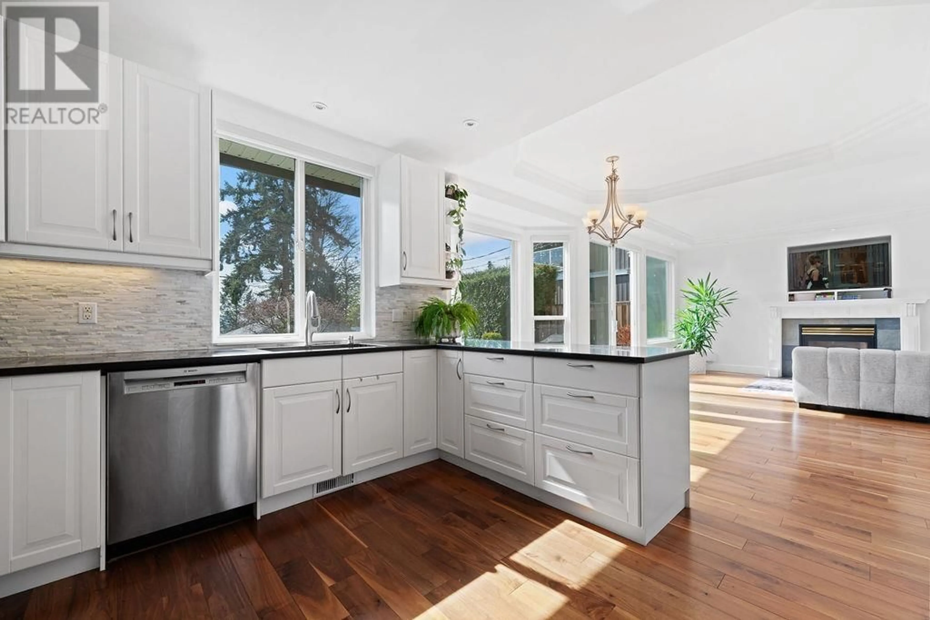 Open concept kitchen, unknown for 1075 ADDERLEY STREET, North Vancouver British Columbia V7L1T4