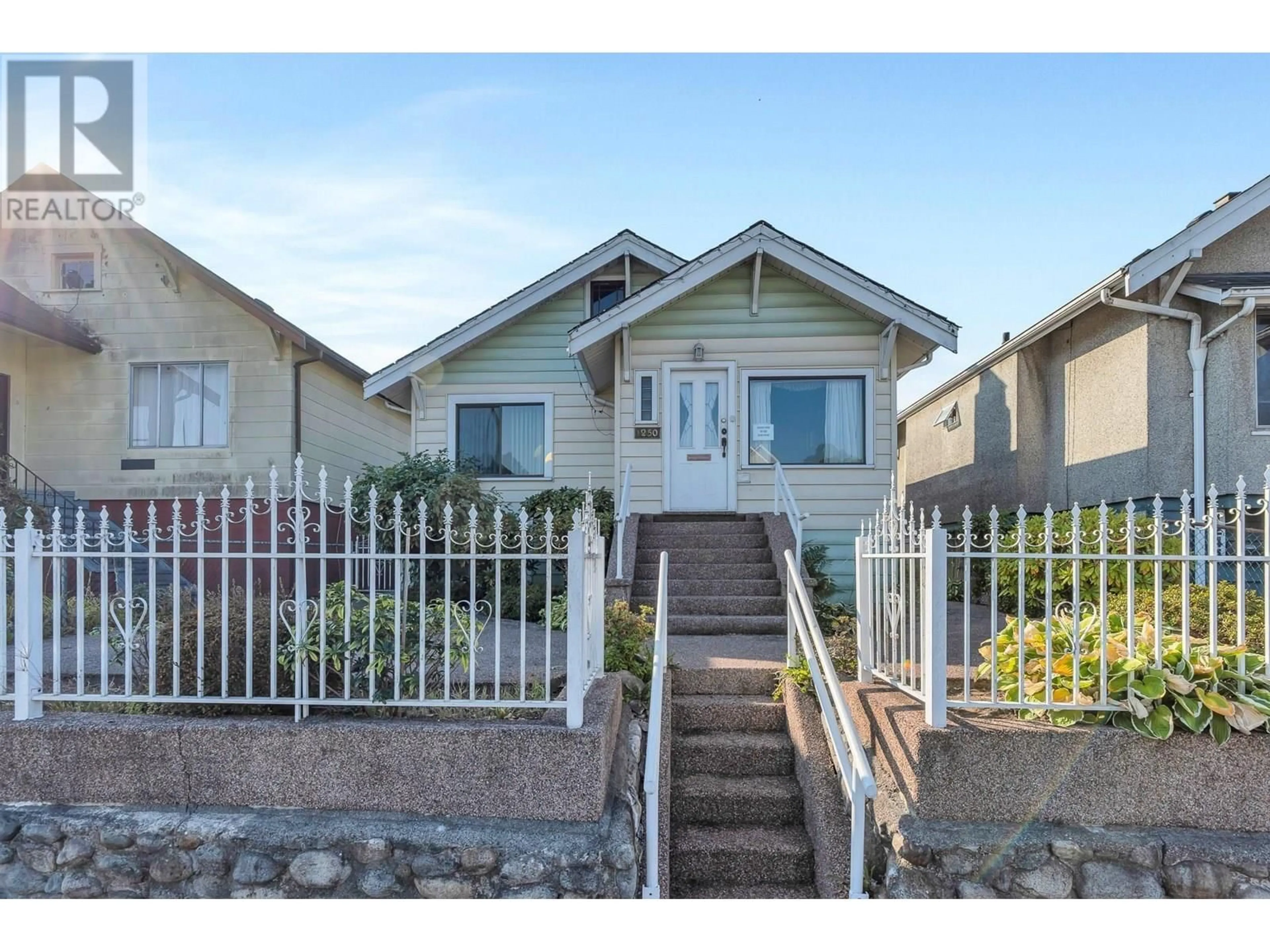 Unknown for 1250 KING EDWARD AVENUE, Vancouver British Columbia V5V2G4