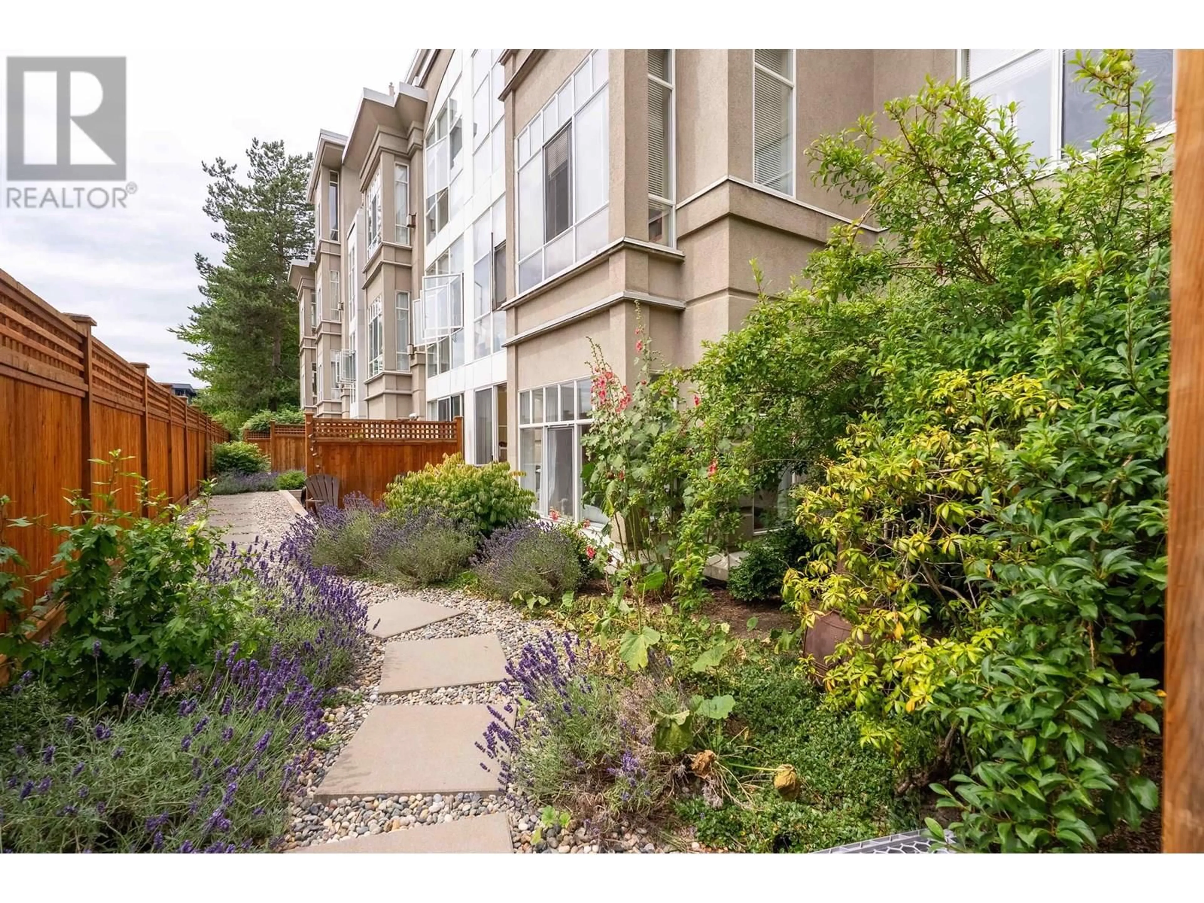 Patio, street for 115 - 630 ROCHE POINT DRIVE, North Vancouver British Columbia V7H3A1
