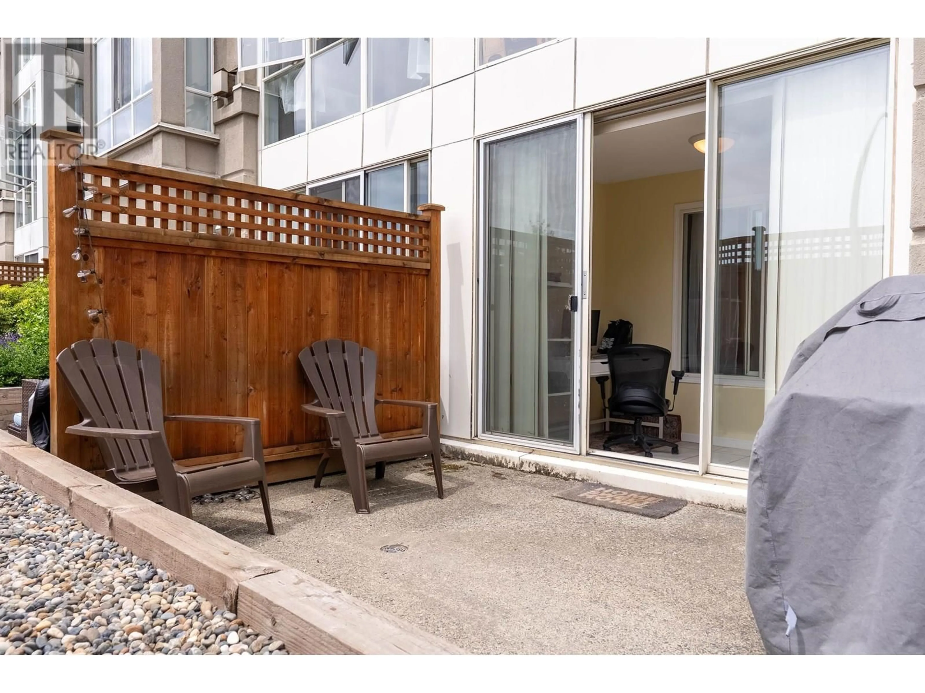 Patio, street for 115 - 630 ROCHE POINT DRIVE, North Vancouver British Columbia V7H3A1