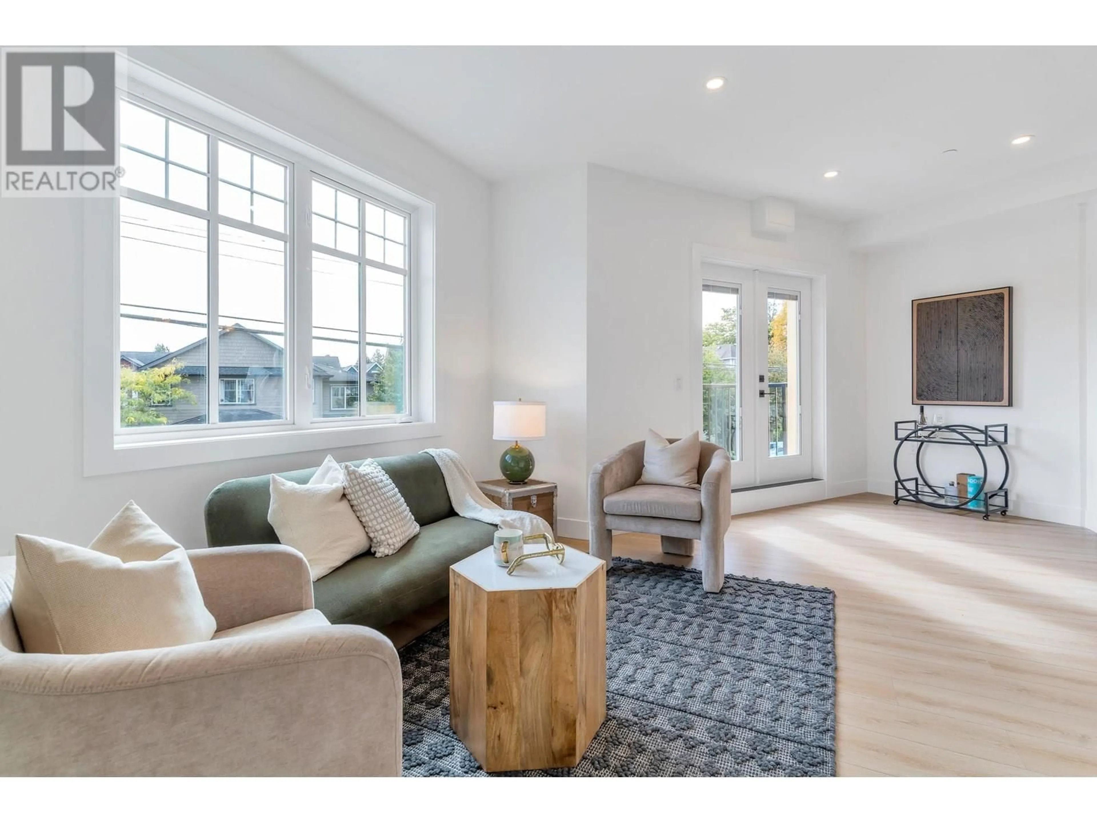 Living room with furniture, unknown for 5 - 4829 48 AVENUE, Ladner British Columbia V4K1V2
