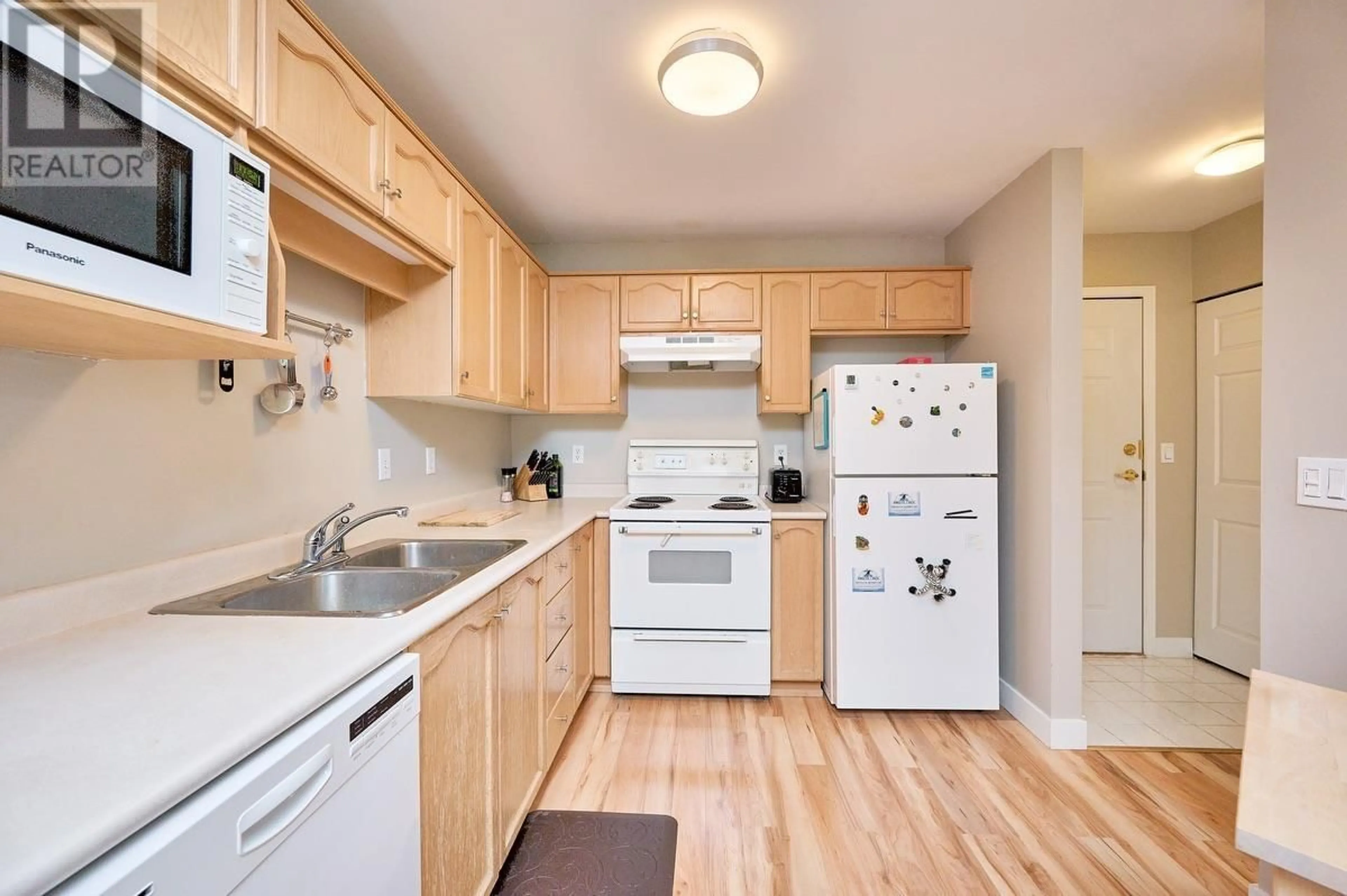 Standard kitchen, wood/laminate floor for 409 - 2615 JANE STREET, Port Coquitlam British Columbia V3C3K3