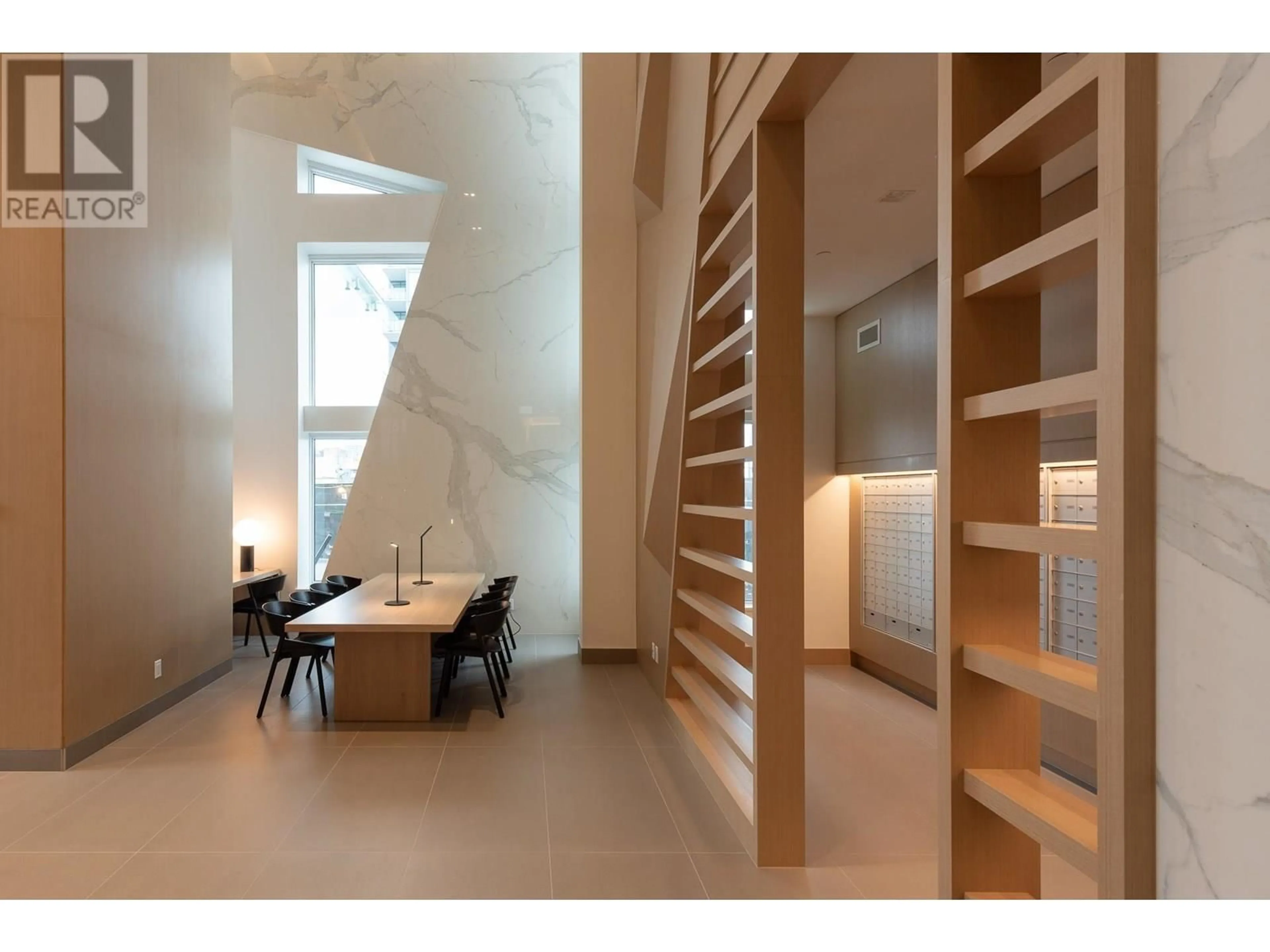 Indoor foyer for 1401 - 680 QUAYSIDE DRIVE, New Westminster British Columbia V3M0P2