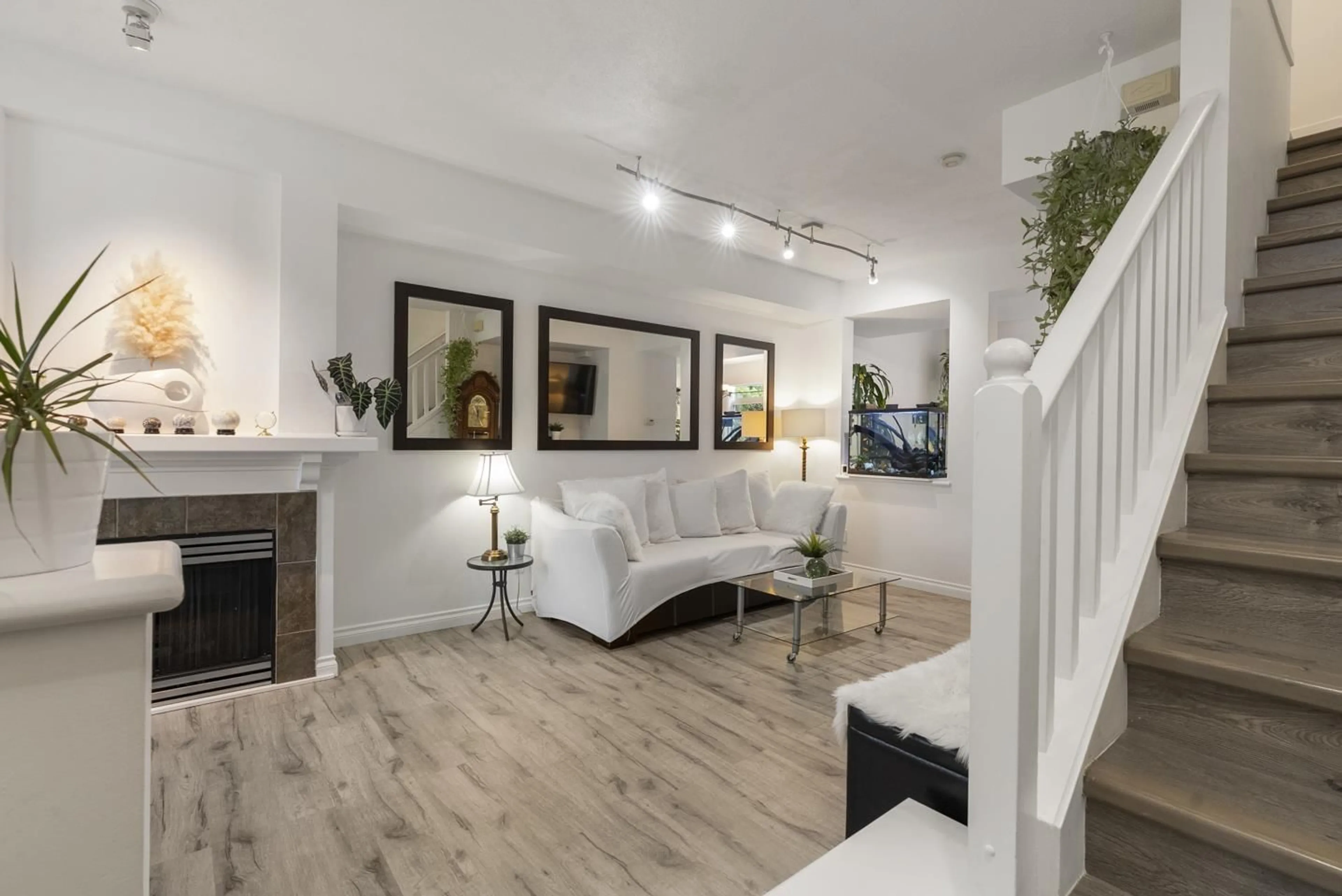 Living room with furniture, unknown for 7 - 6445 ROSEBURY, Surrey British Columbia V3S8X9