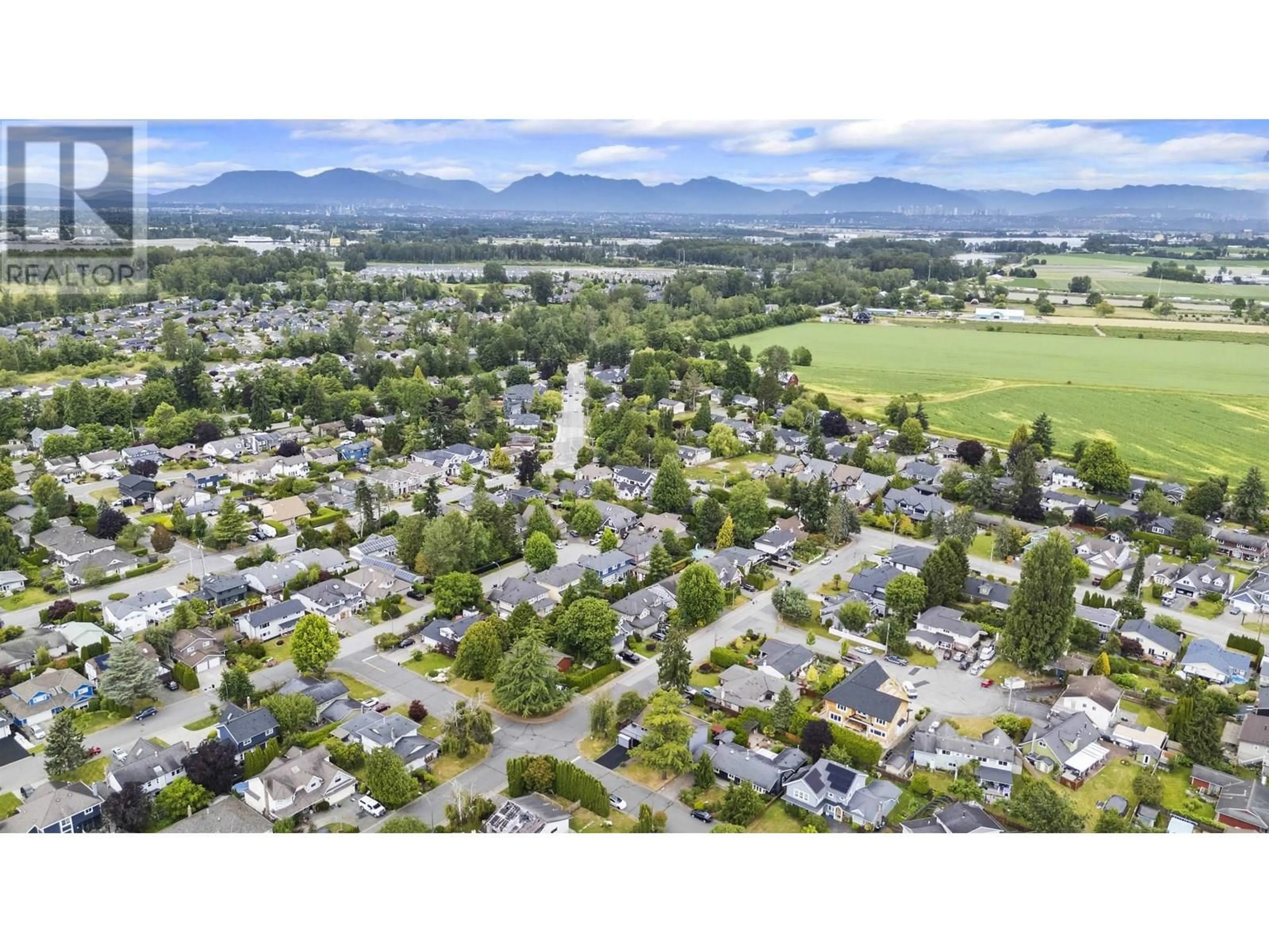 A pic from outside/outdoor area/front of a property/back of a property/a pic from drone, mountain view for 5362 ASPEN WAY, Delta British Columbia V4K3R4