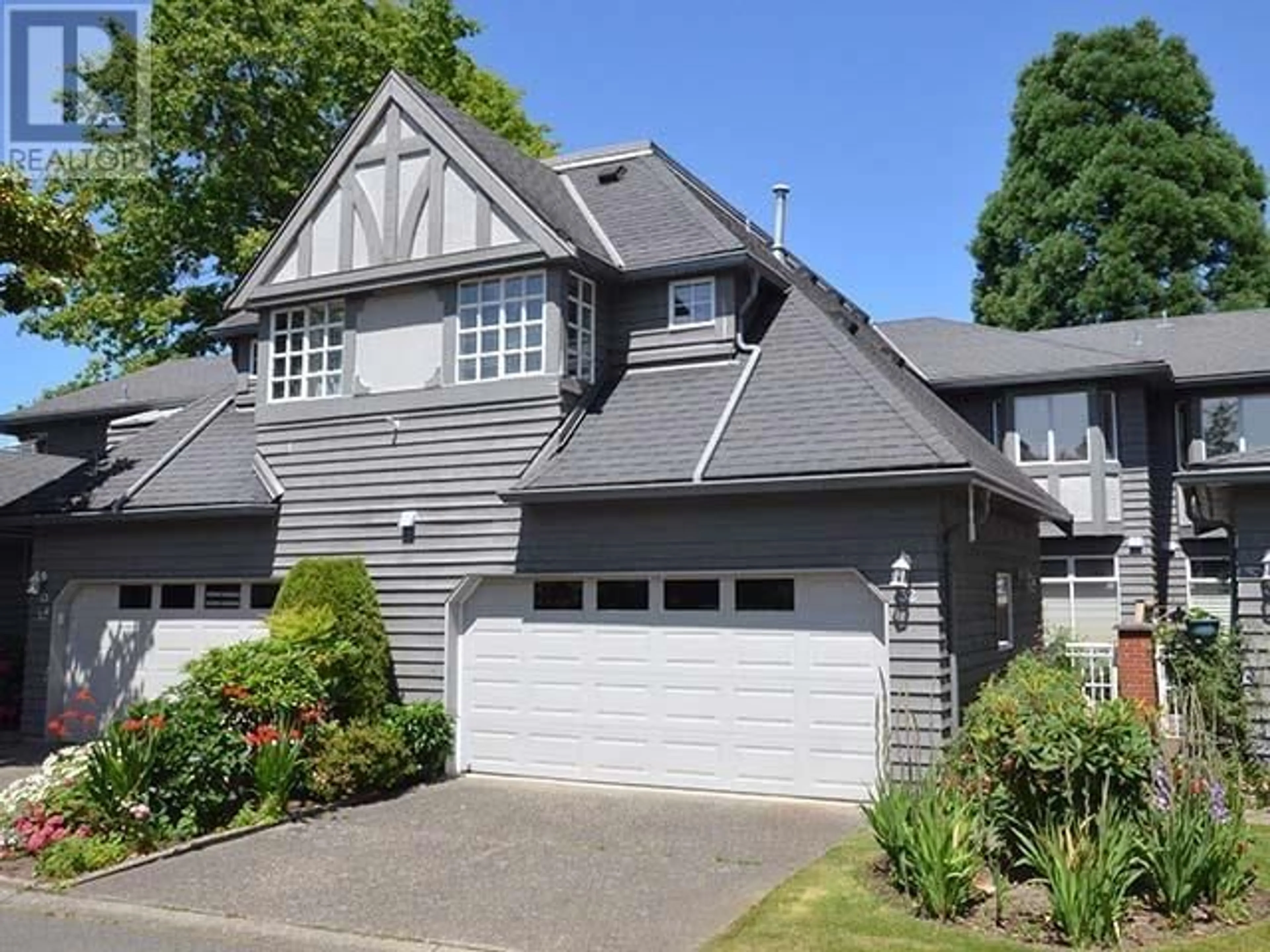 Home with vinyl exterior material, street for 32 - 6100 WOODWARDS ROAD, Richmond British Columbia V7E6G8