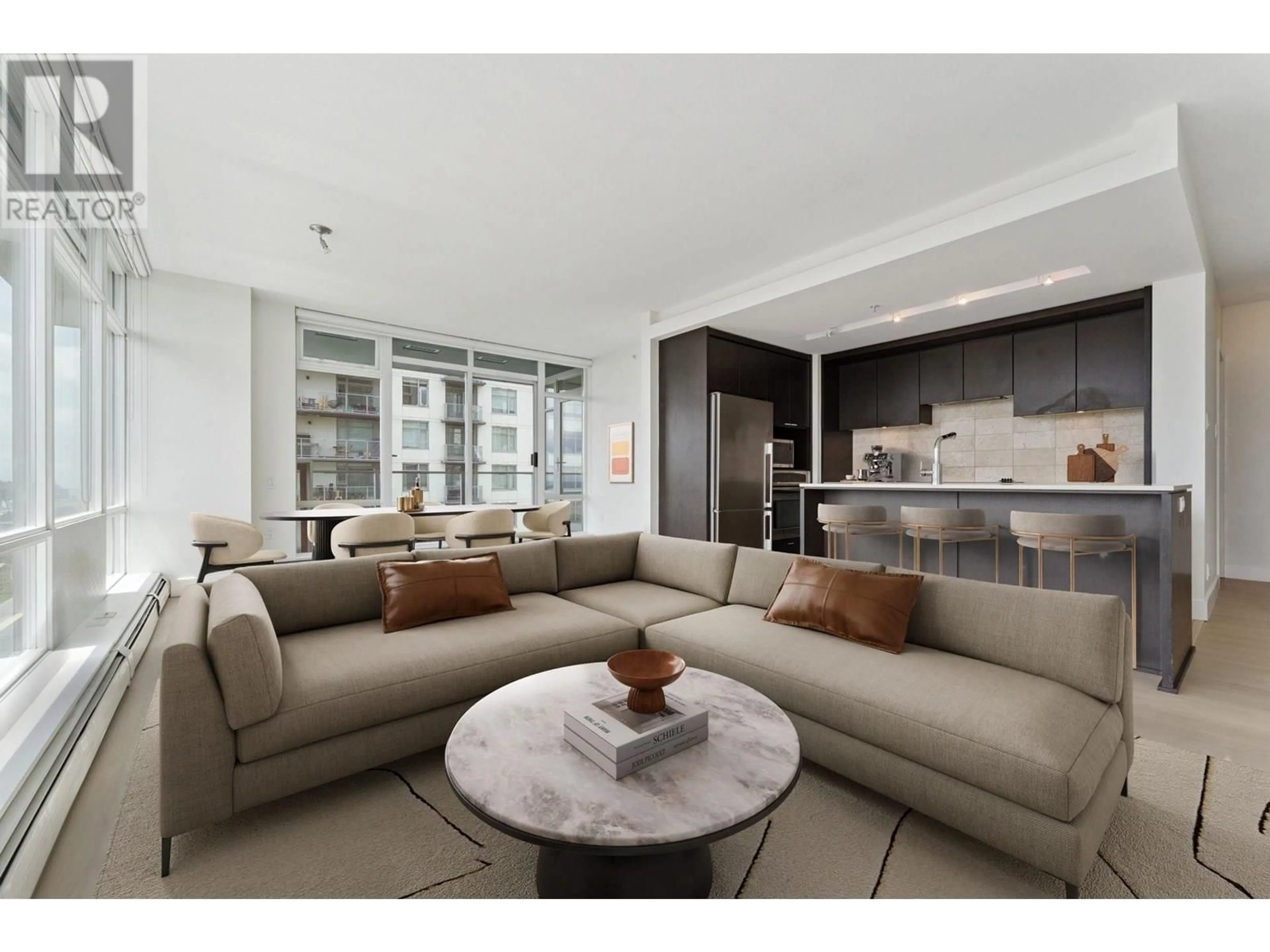 Living room with furniture, unknown for 906 - 158 13TH STREET, North Vancouver British Columbia V7M0A7