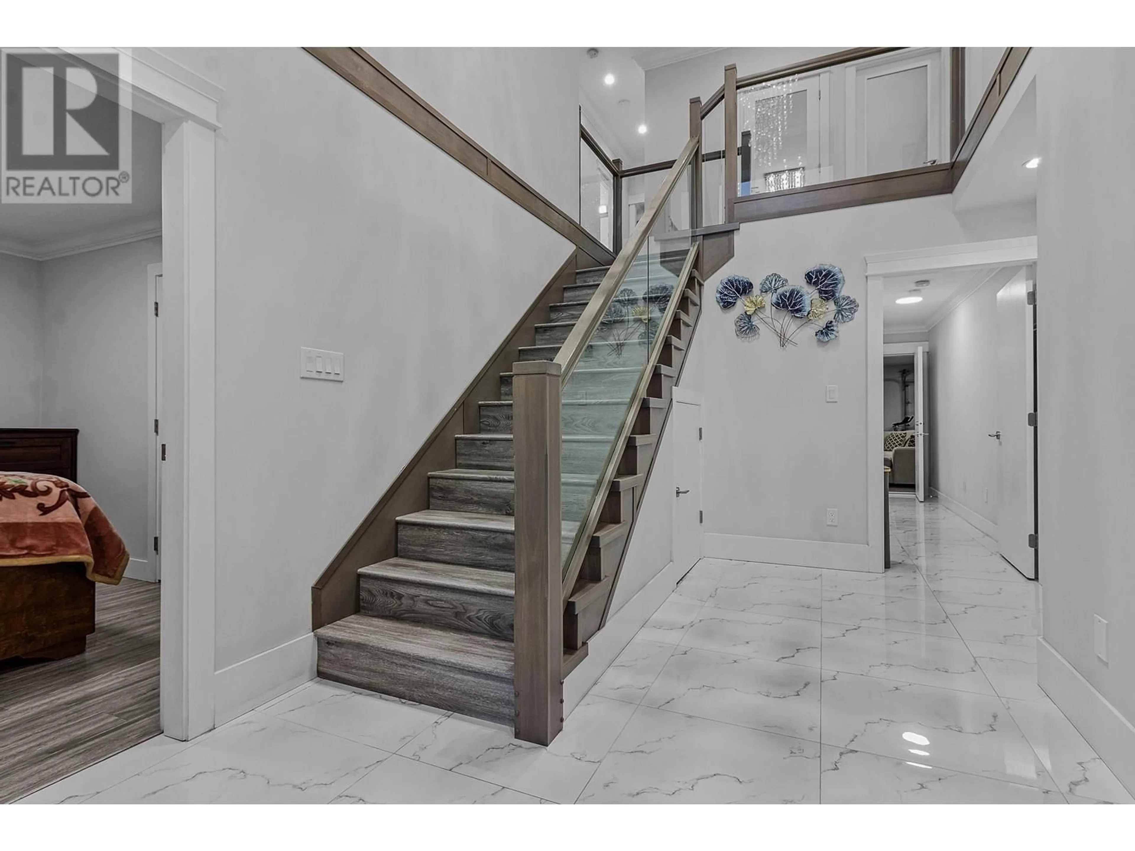 Stairs for 8175 10TH AVENUE, Burnaby British Columbia V3N2S5