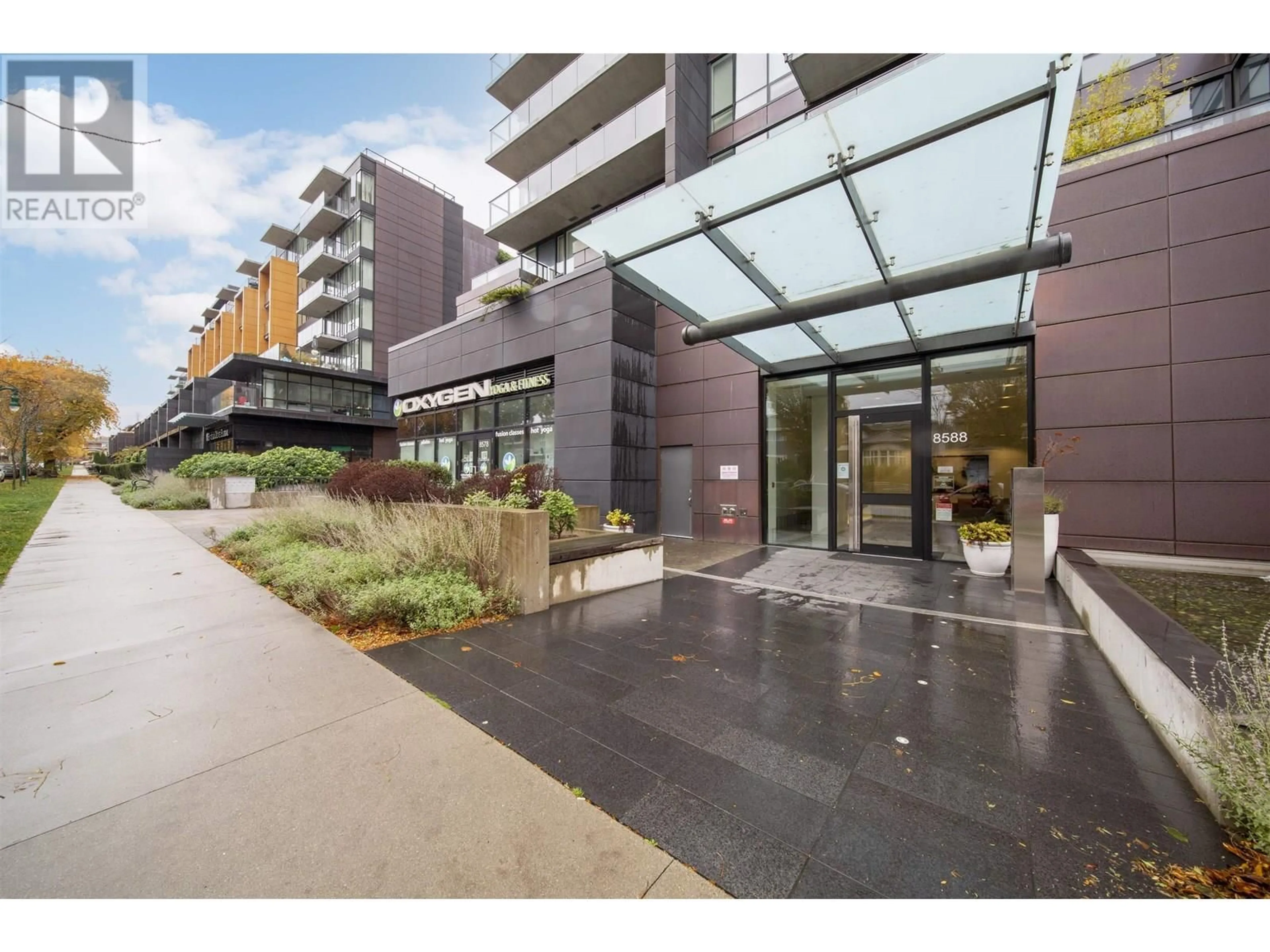 Indoor foyer for 1505 - 8588 CORNISH STREET, Vancouver British Columbia V6P0C1