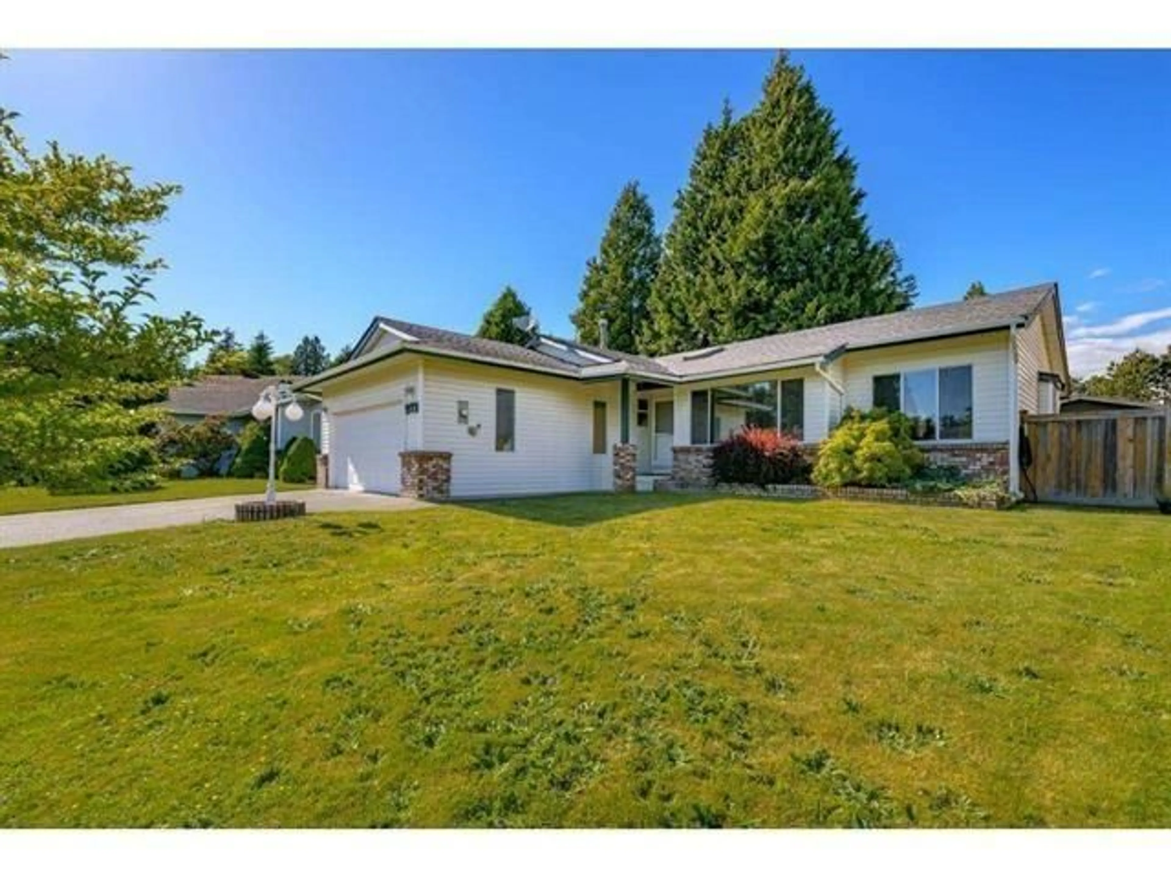 A pic from outside/outdoor area/front of a property/back of a property/a pic from drone, street for 972 161A, Surrey British Columbia V4A7W6