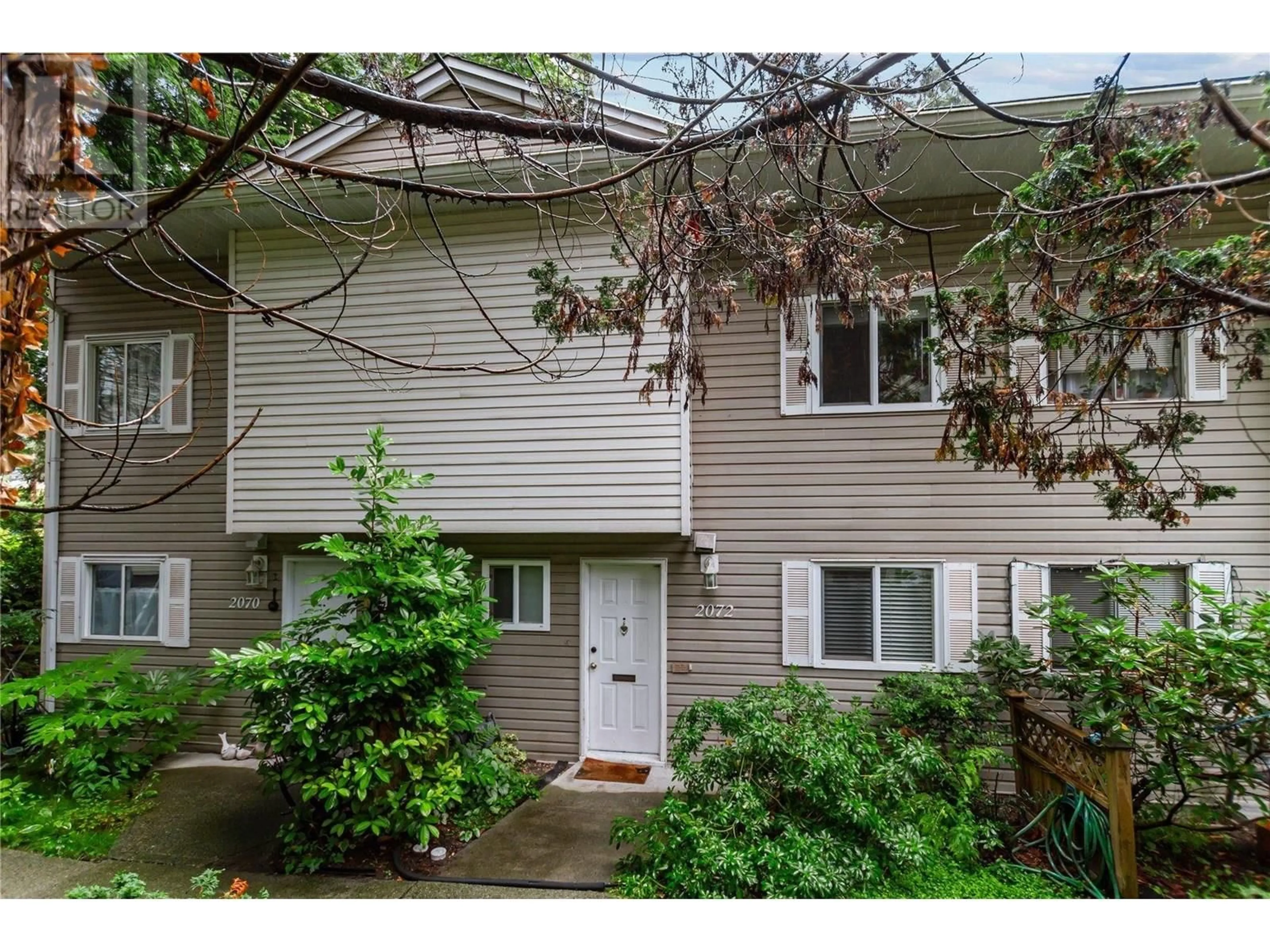 Unknown for 2072 SPRINGER AVENUE, Burnaby British Columbia V5B3M5