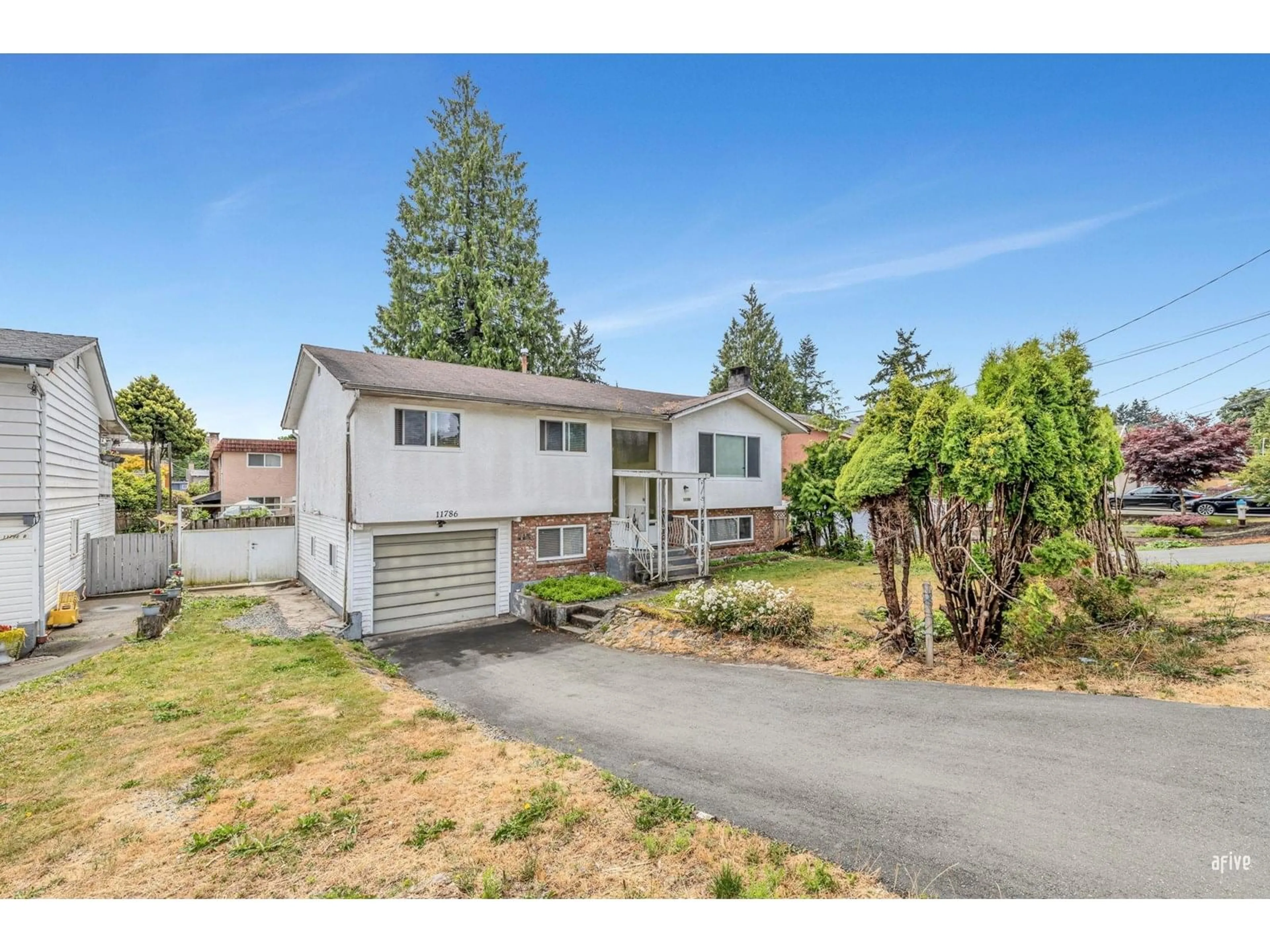 A pic from outside/outdoor area/front of a property/back of a property/a pic from drone, street for 11786 86, Delta British Columbia V4C2X7