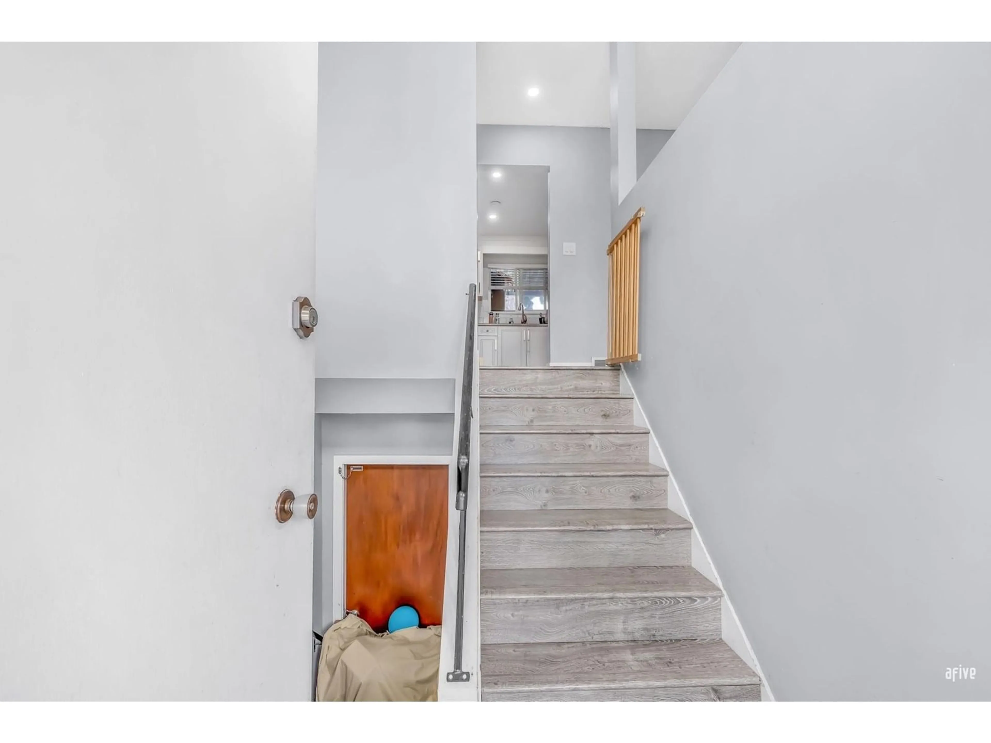Indoor entryway for 11786 86, Delta British Columbia V4C2X7