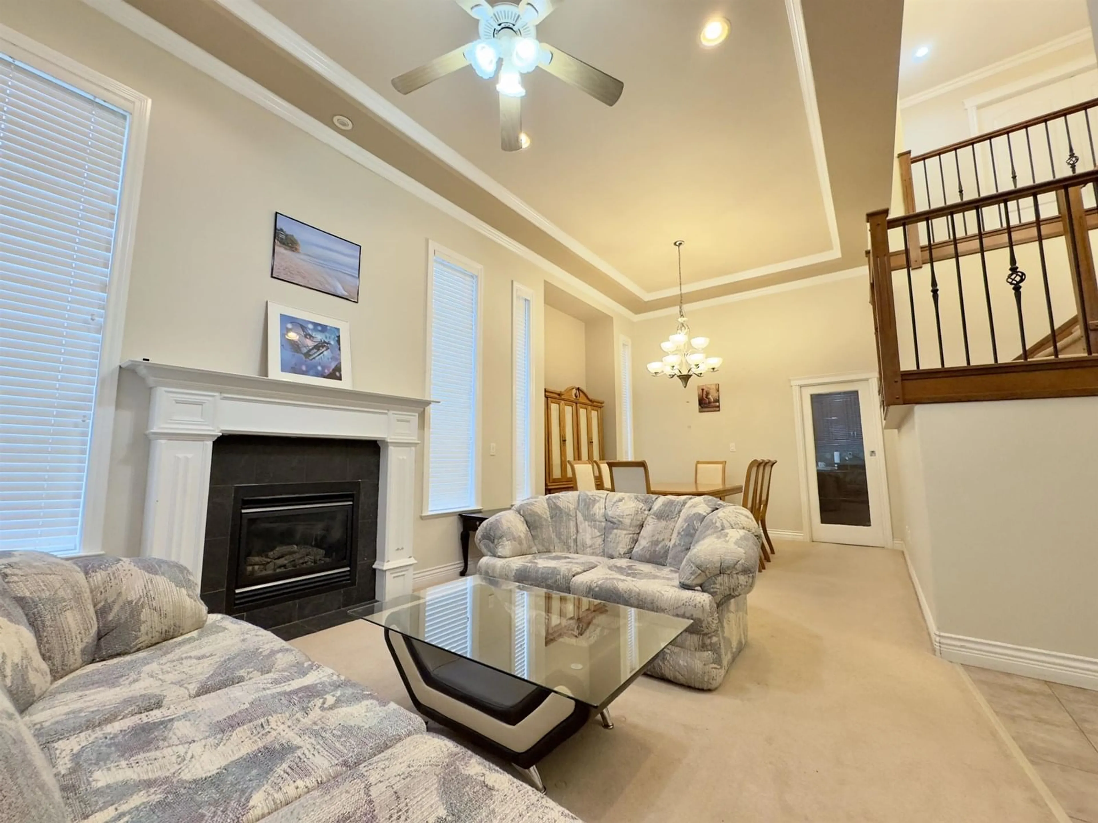 Living room with furniture, unknown for 14496 74, Surrey British Columbia V3S0N1