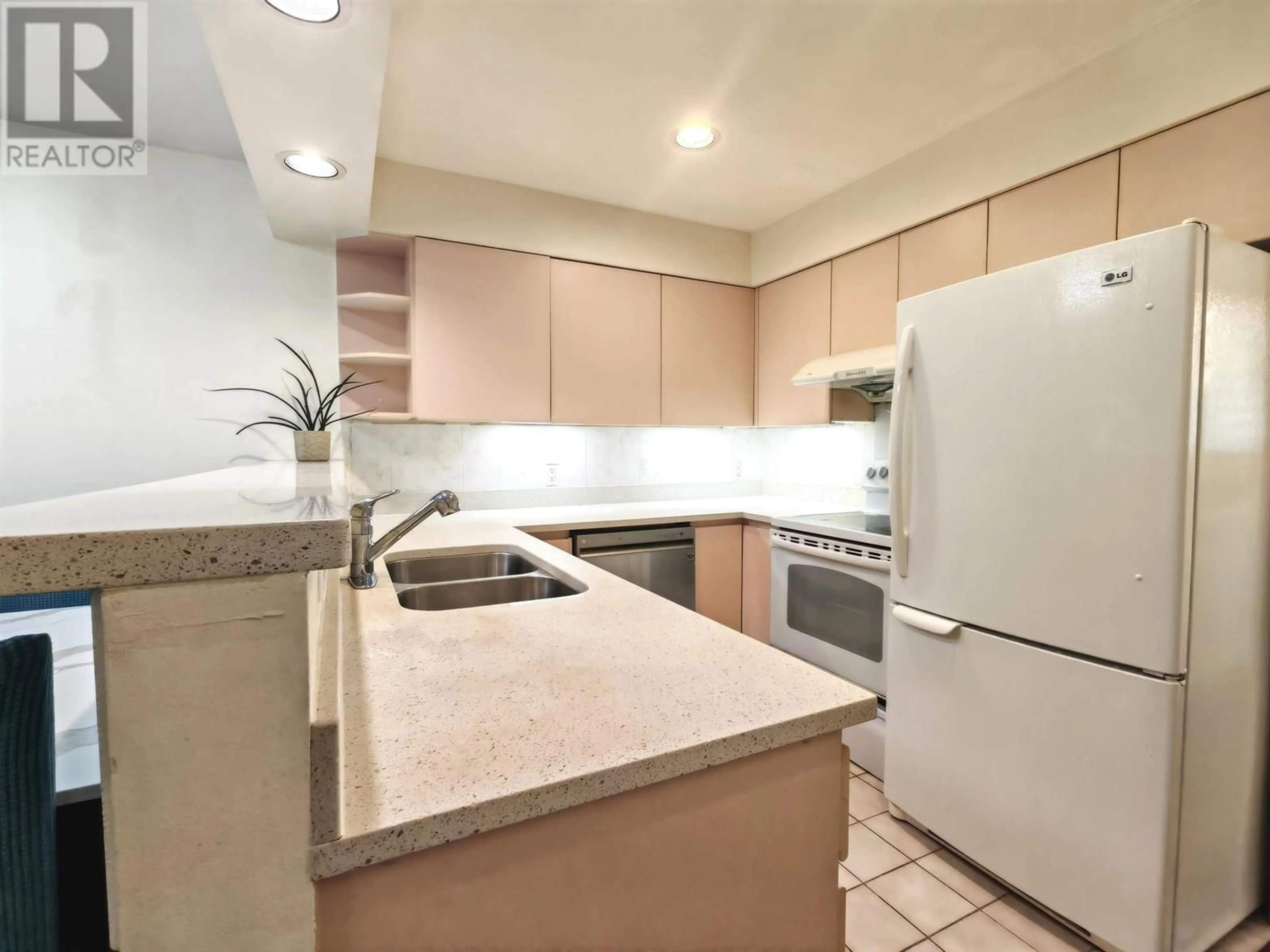 Standard kitchen, ceramic/tile floor for 3350 COBBLESTONE AVENUE, Vancouver British Columbia V5S4S4