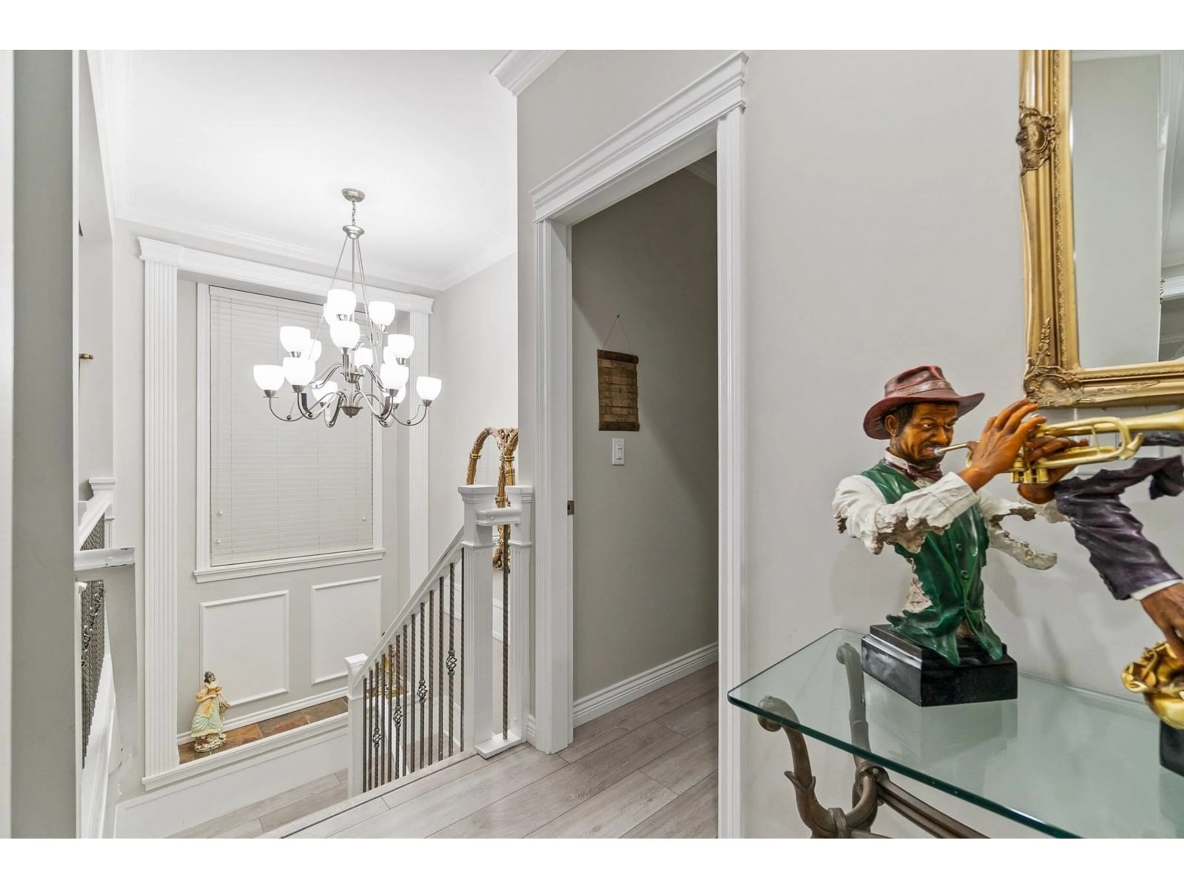 Indoor entryway for 32448 ABERCROMBIE, Mission British Columbia V2V7B6