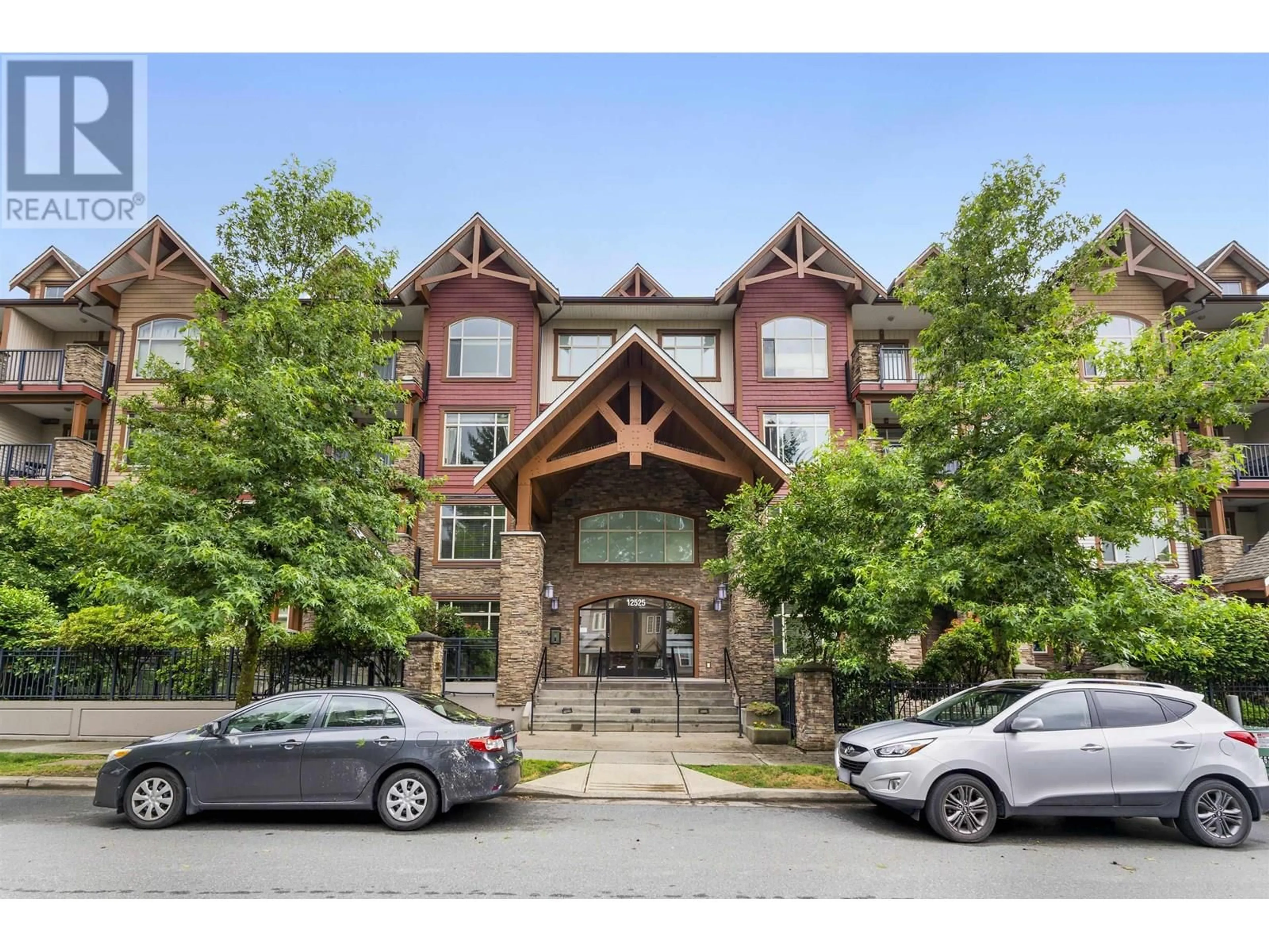 Indoor foyer for 208 - 12525 190A STREET, Pitt Meadows British Columbia V3Y0E1