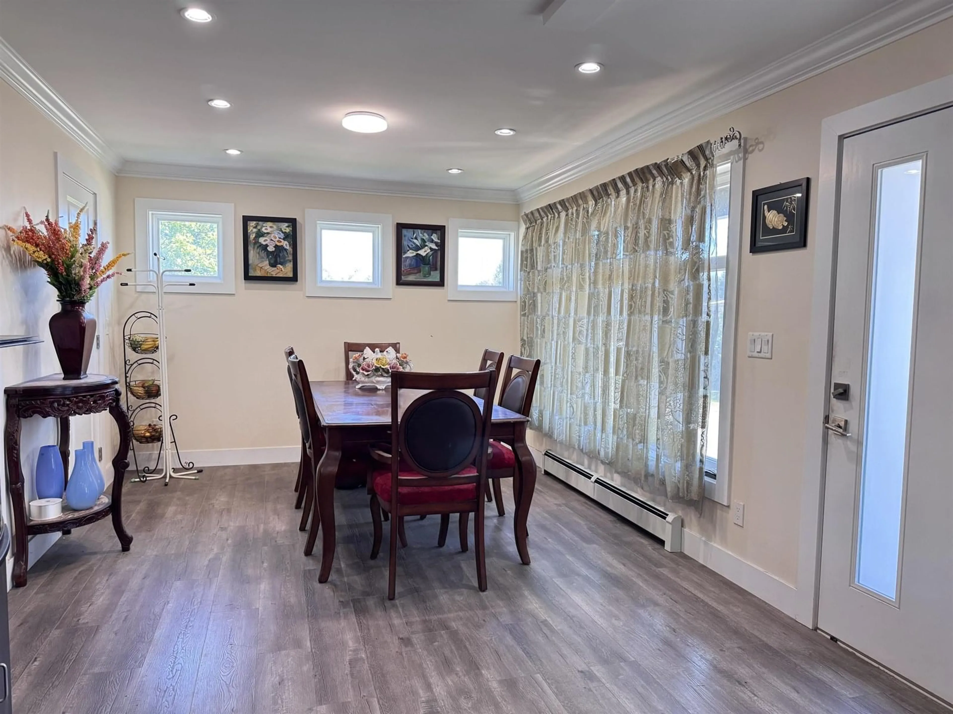 Dining room, wood/laminate floor for 12727 115A, Surrey British Columbia V3V4V5