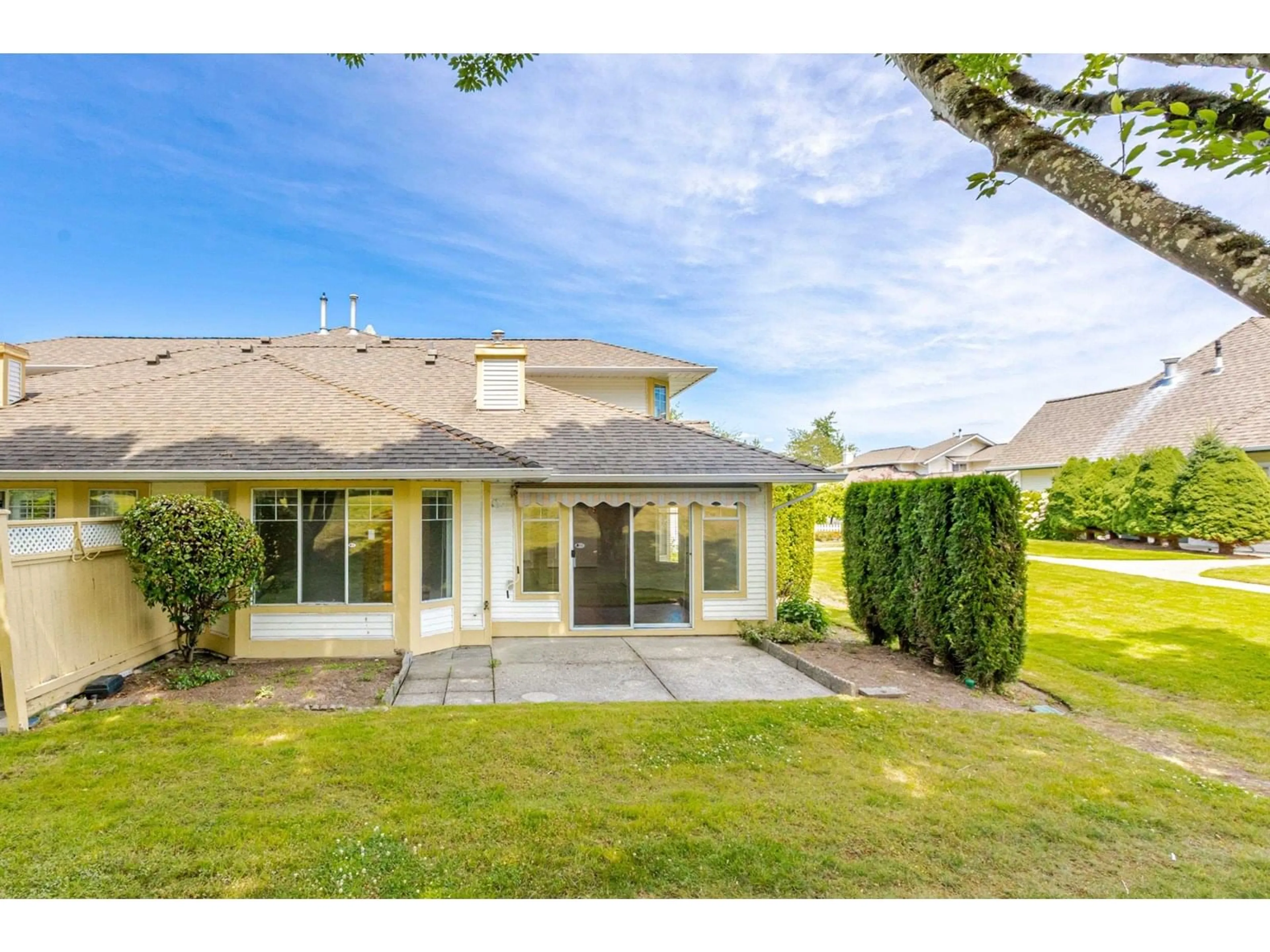 A pic from outside/outdoor area/front of a property/back of a property/a pic from drone, water/lake/river/ocean view for 6 - 21138 88TH, Langley British Columbia V1M2G7