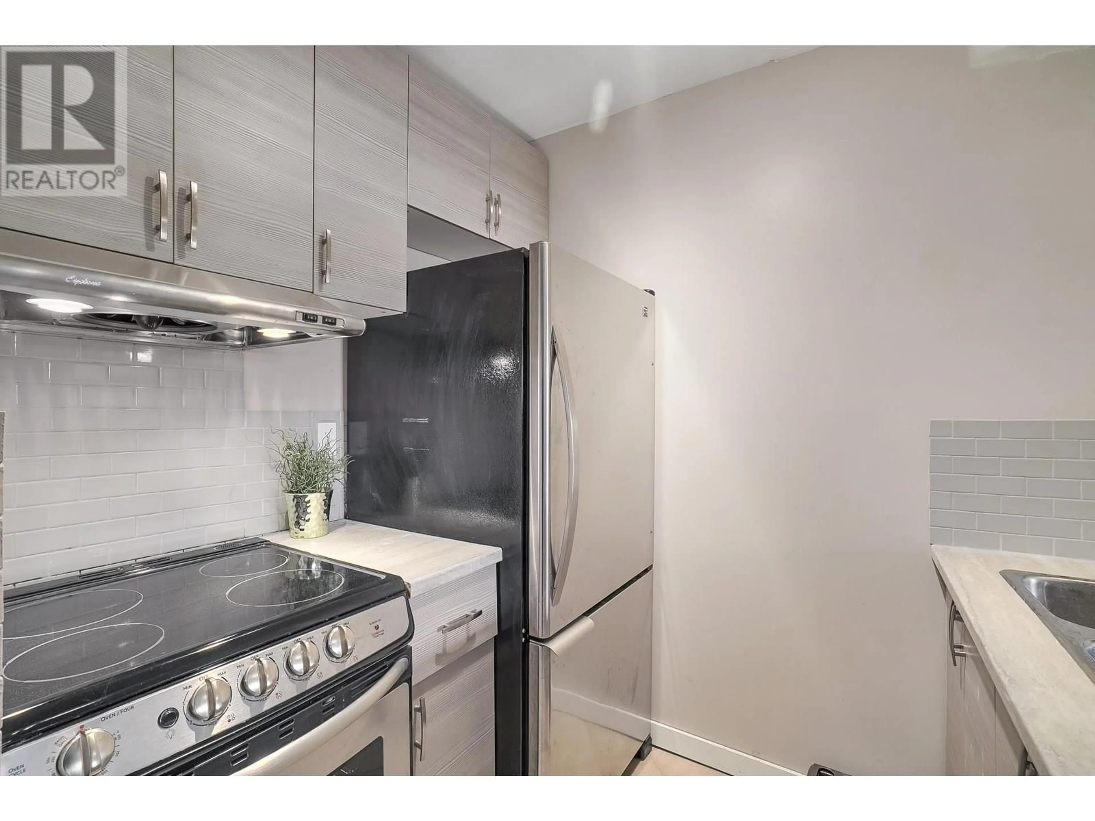 Standard kitchen, unknown for 102 - 2234 PRINCE ALBERT STREET, Vancouver British Columbia V5T4K9