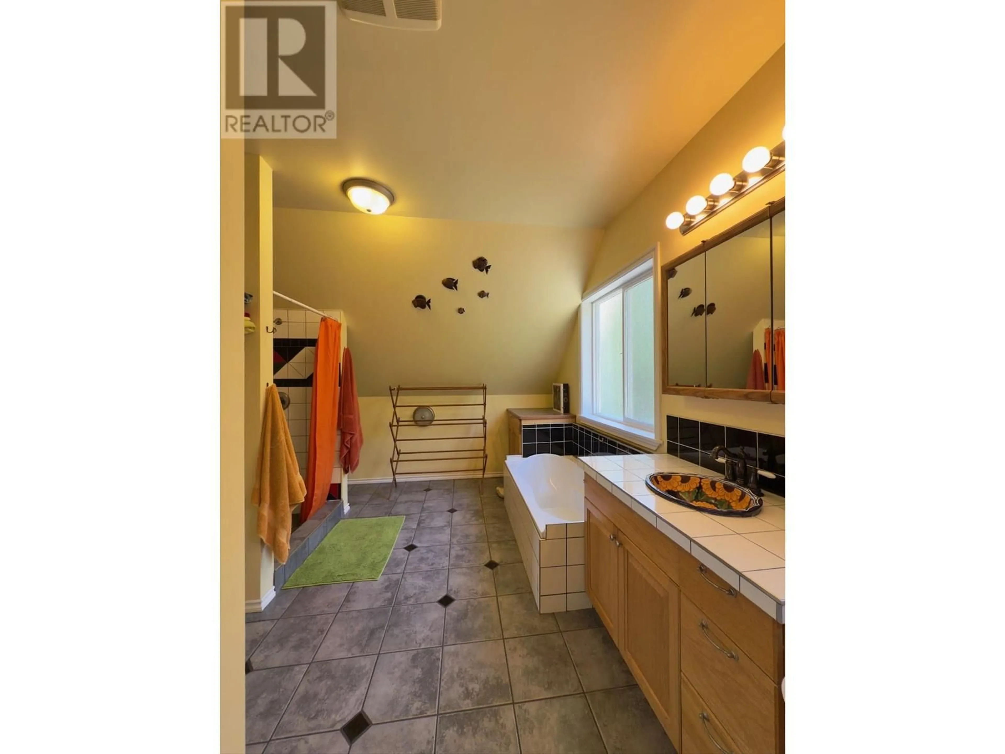 Unknown for 1946 SOUTH LAKESIDE DRIVE, Williams Lake British Columbia V2G5G1