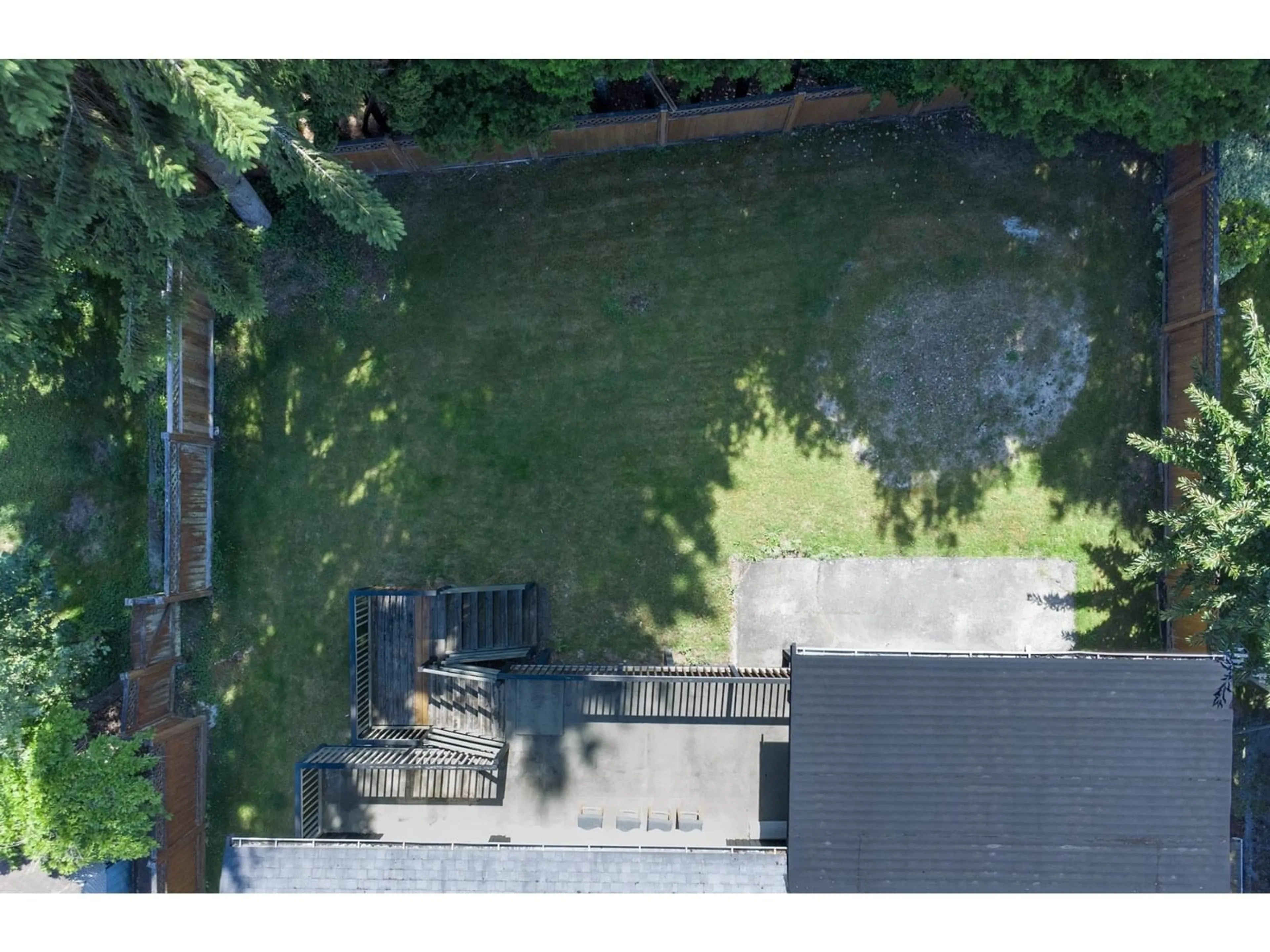 A pic from outside/outdoor area/front of a property/back of a property/a pic from drone, street for 6717 KENT, Delta British Columbia V4E1K6