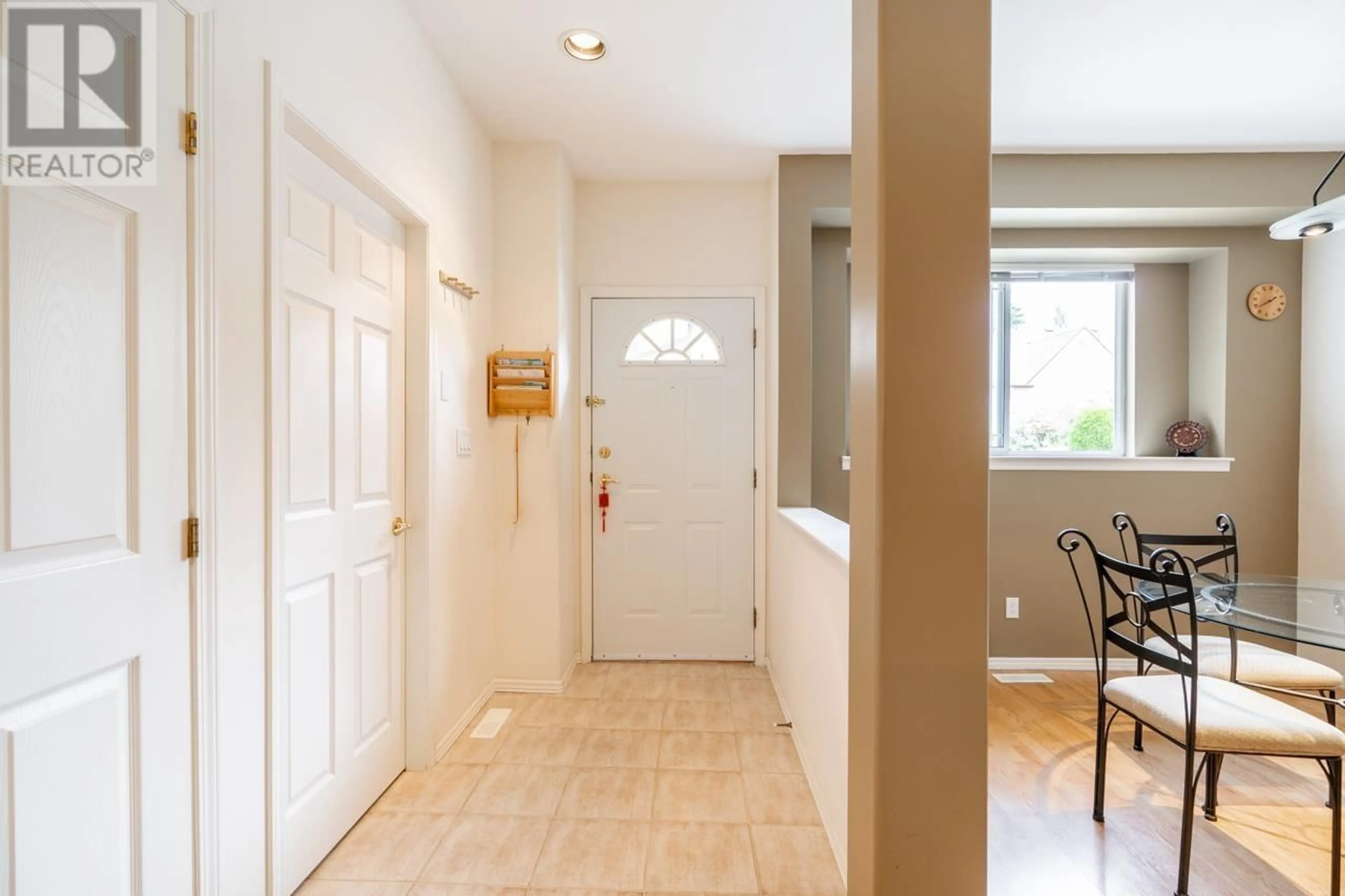 Indoor entryway for 34 - 1506 EAGLE MOUNTAIN DRIVE, Coquitlam British Columbia V3E3J4