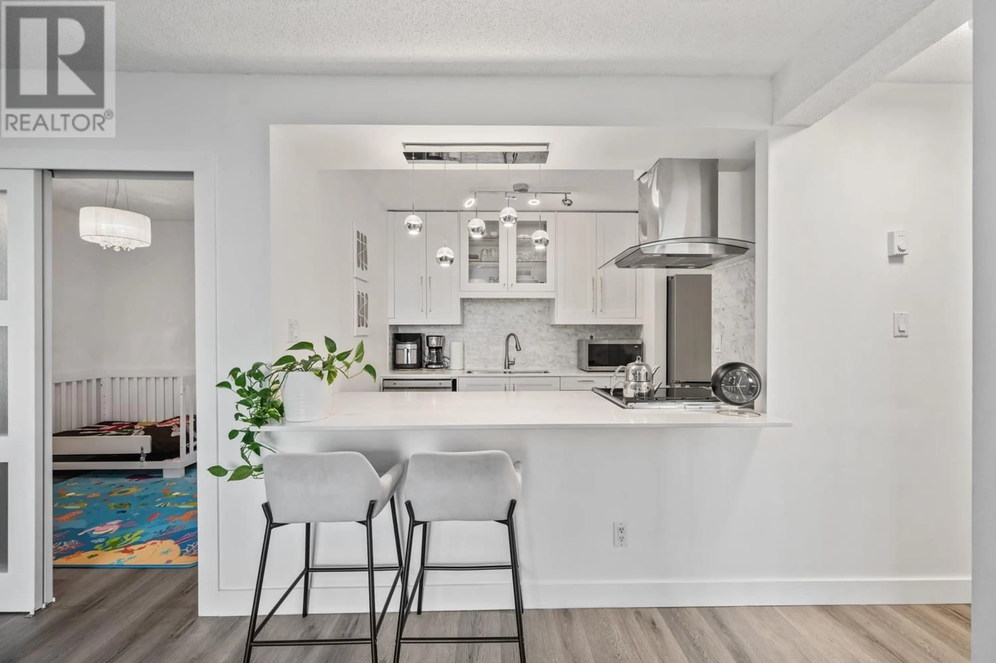 Open concept kitchen, ceramic/tile floor for 1905 - 9541 ERICKSON DRIVE, Burnaby British Columbia V3J7N8