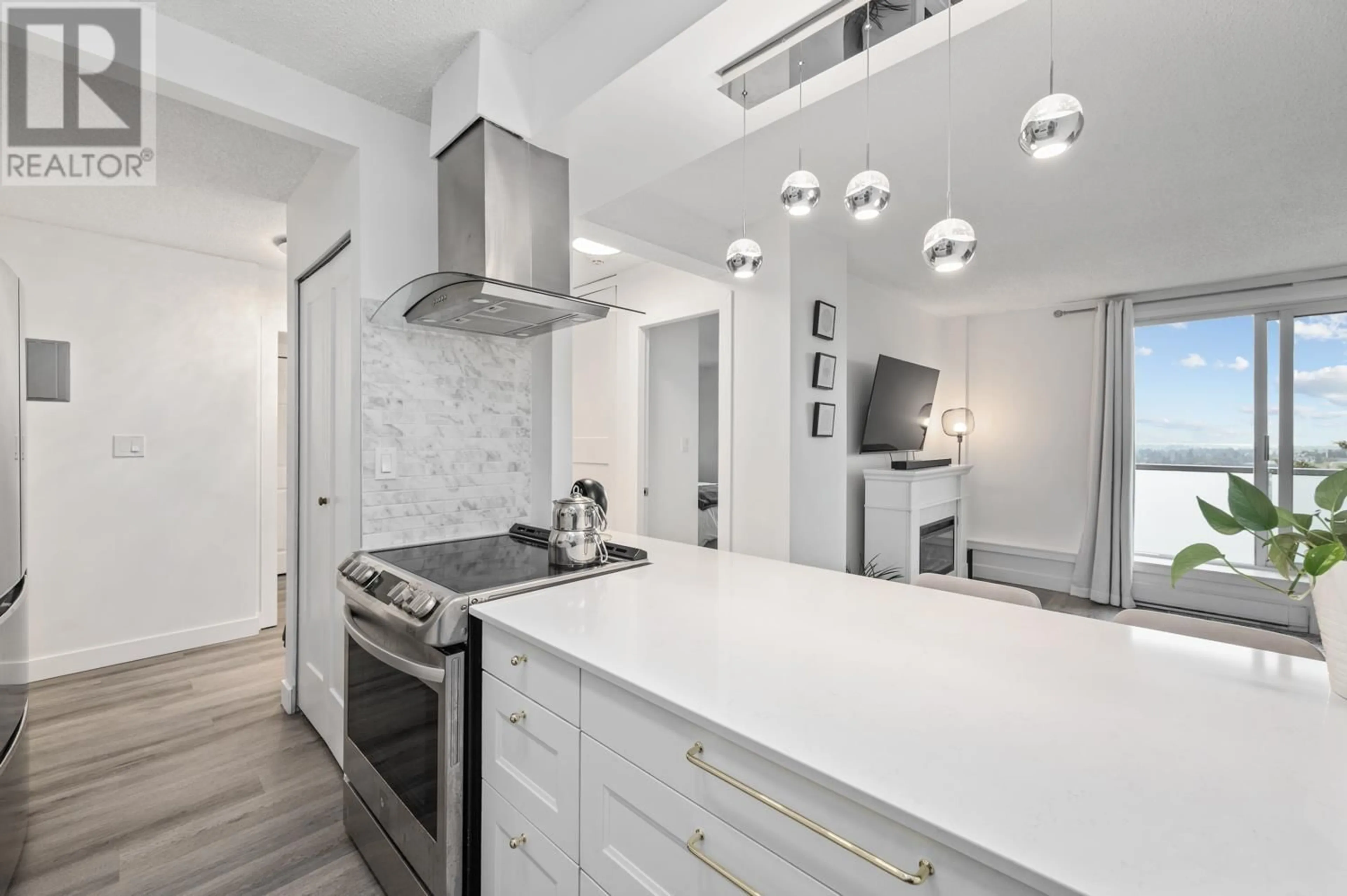 Contemporary kitchen, ceramic/tile floor for 1905 - 9541 ERICKSON DRIVE, Burnaby British Columbia V3J7N8