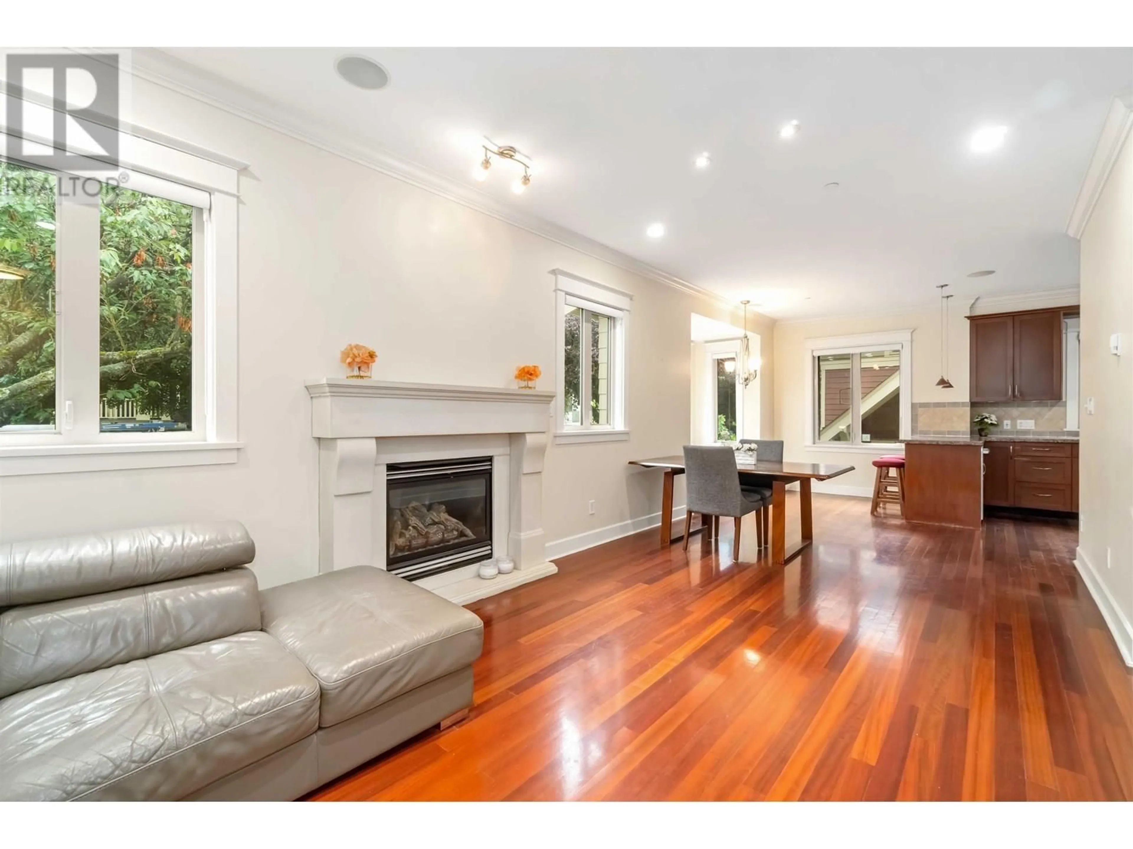 Living room with furniture, wood/laminate floor for 2506 8TH AVENUE, Vancouver British Columbia V6K2B4