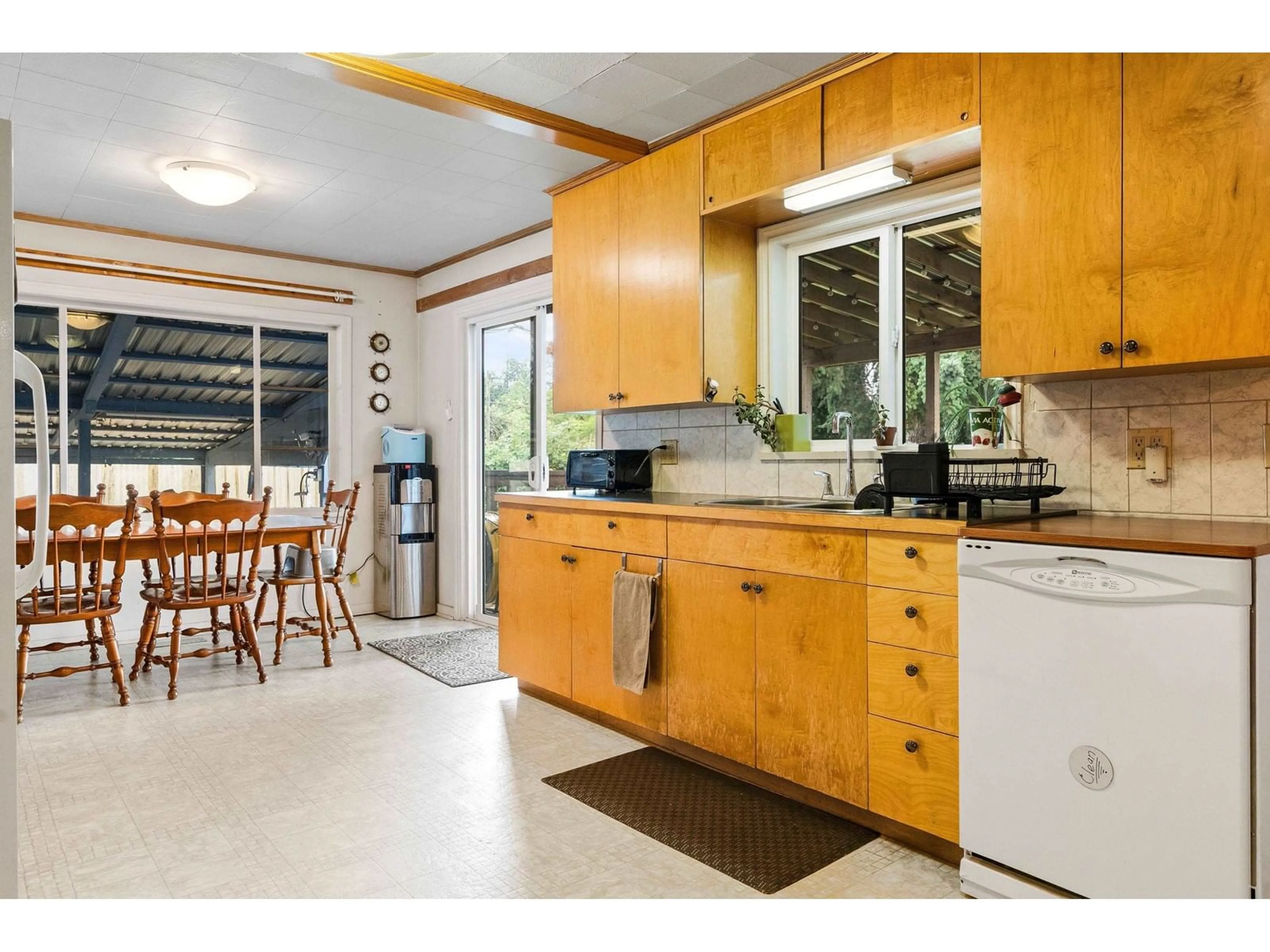 Standard kitchen, unknown for 29578 LOUGHEED, Mission British Columbia V4S1H7