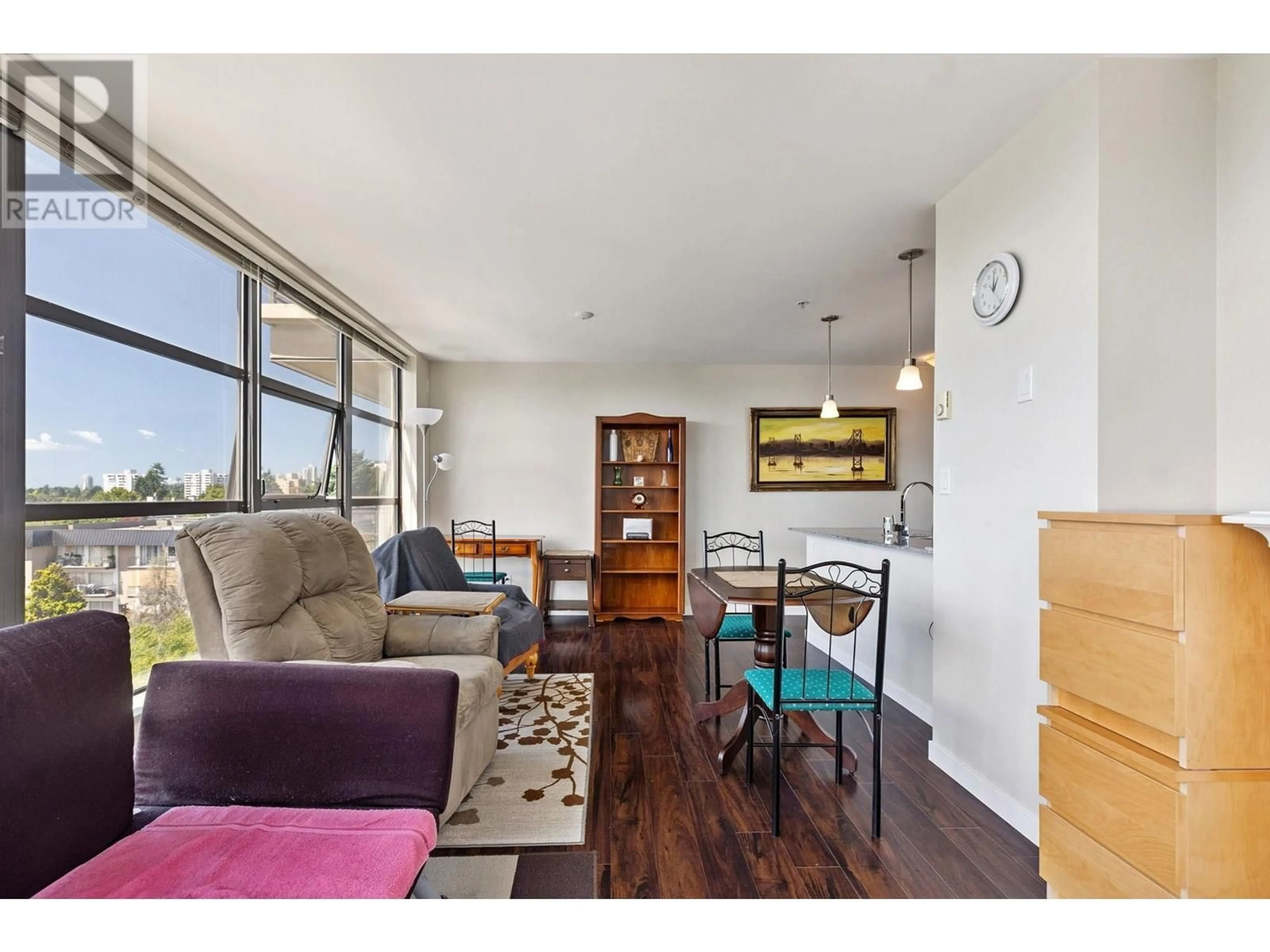 Living room with furniture, wood/laminate floor for 507 - 306 SIXTH STREET, New Westminster British Columbia V3L0C9