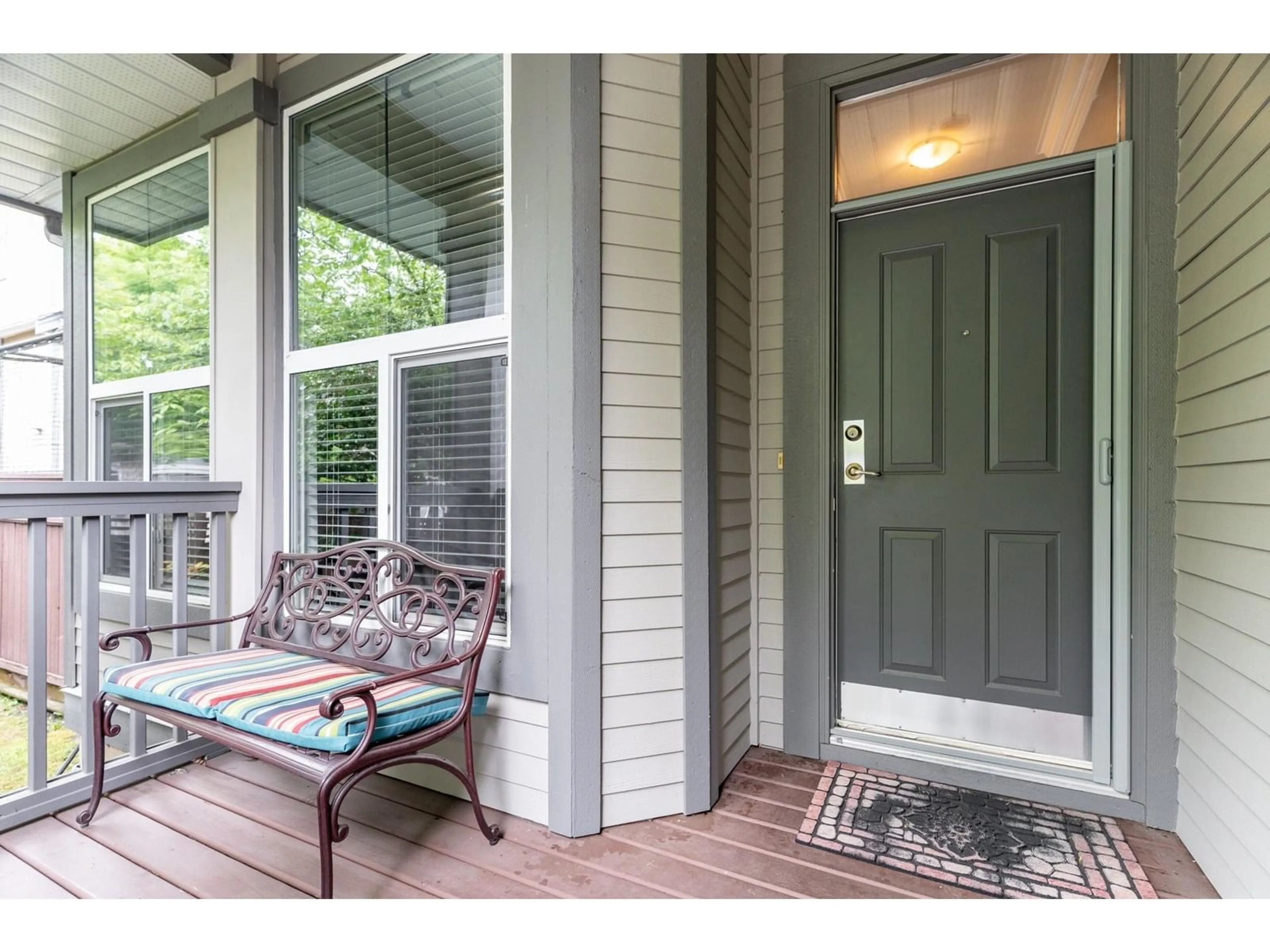 Indoor entryway for 19657 69A, Langley British Columbia V2Y3A6