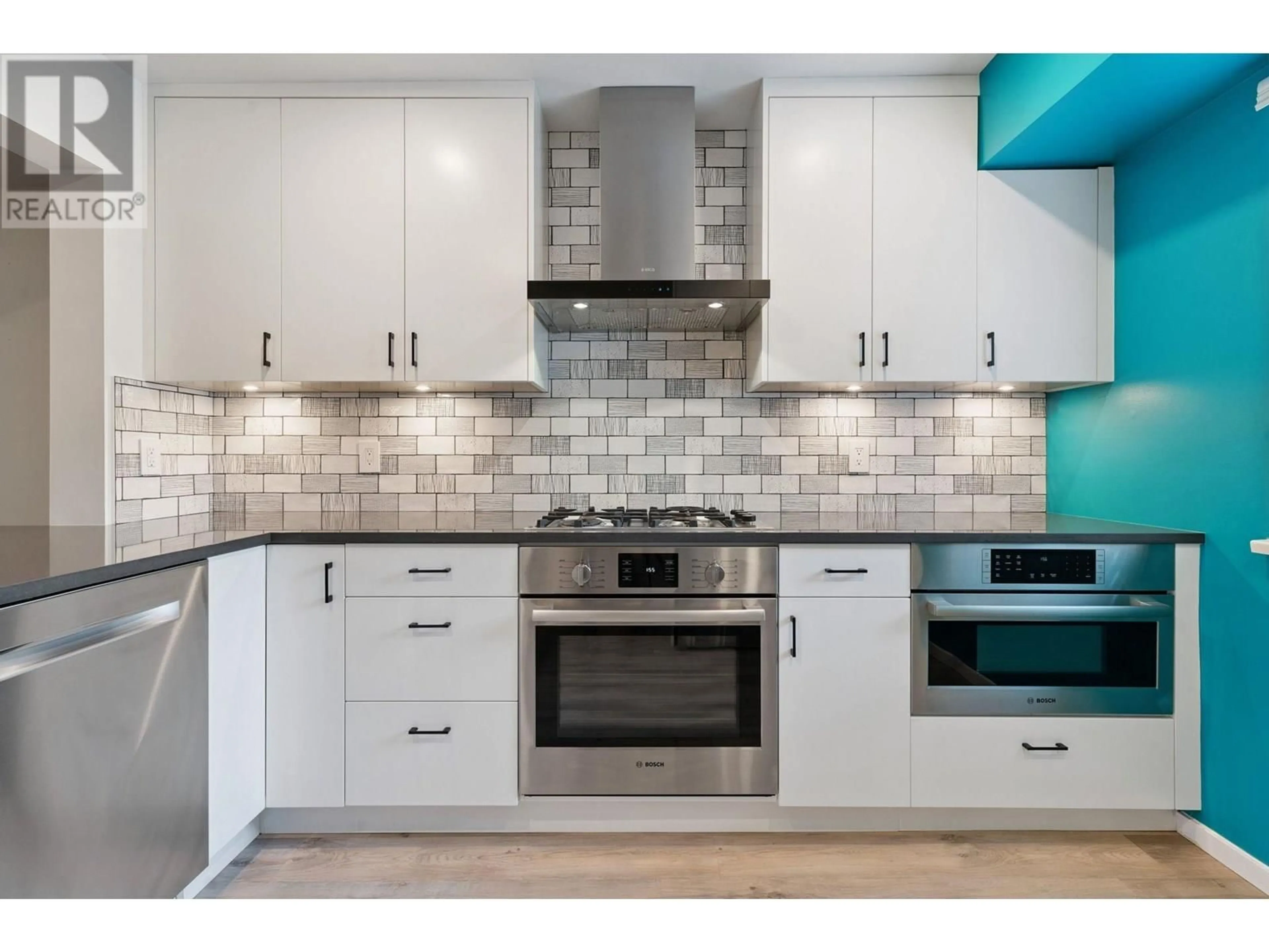 Contemporary kitchen, ceramic/tile floor for 18 - 1140 EAGLERIDGE DRIVE, Coquitlam British Columbia V3E1C2