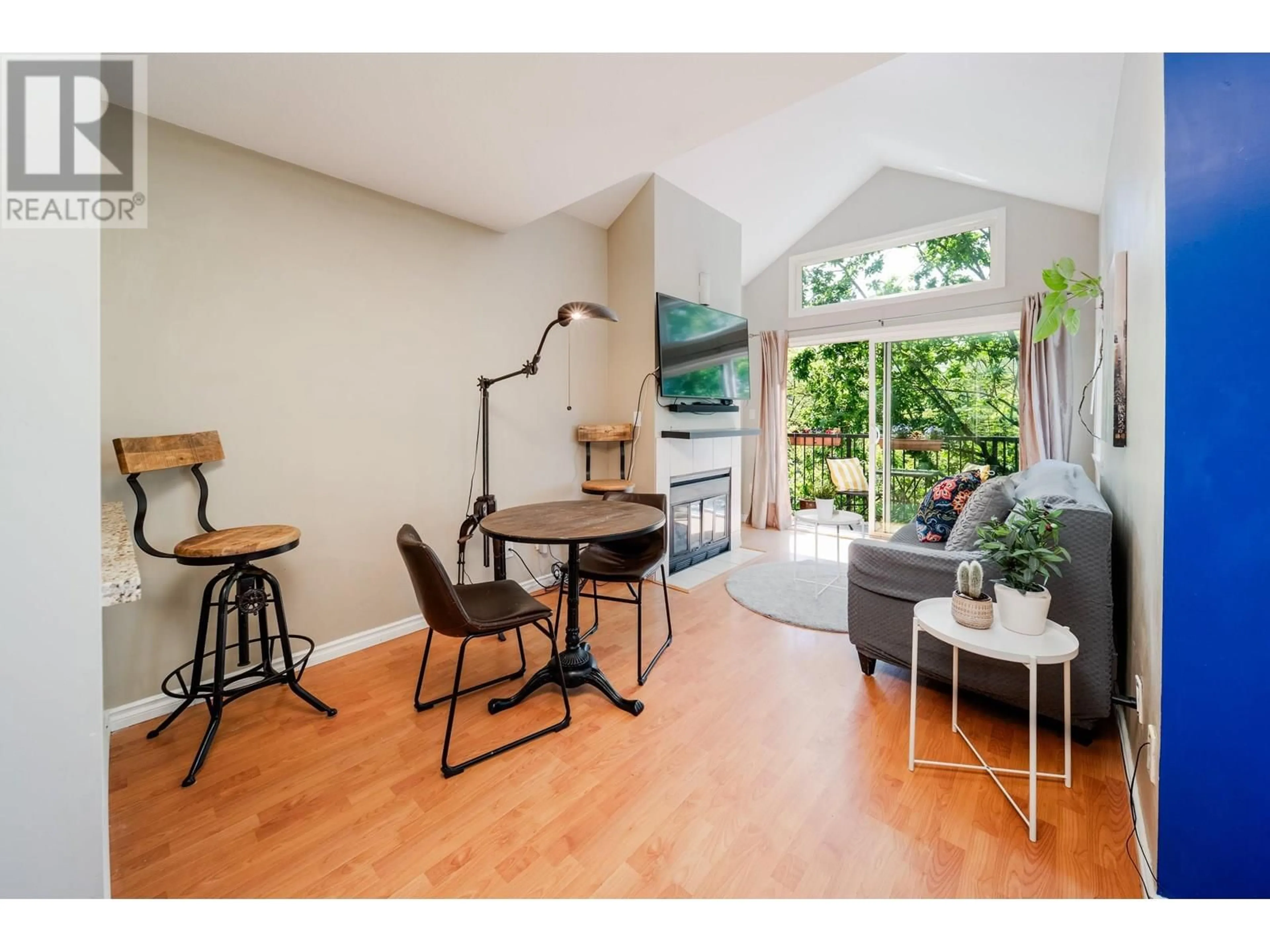 Living room with furniture, wood/laminate floor for 303 - 633 16TH AVENUE, Vancouver British Columbia V5Z1S5