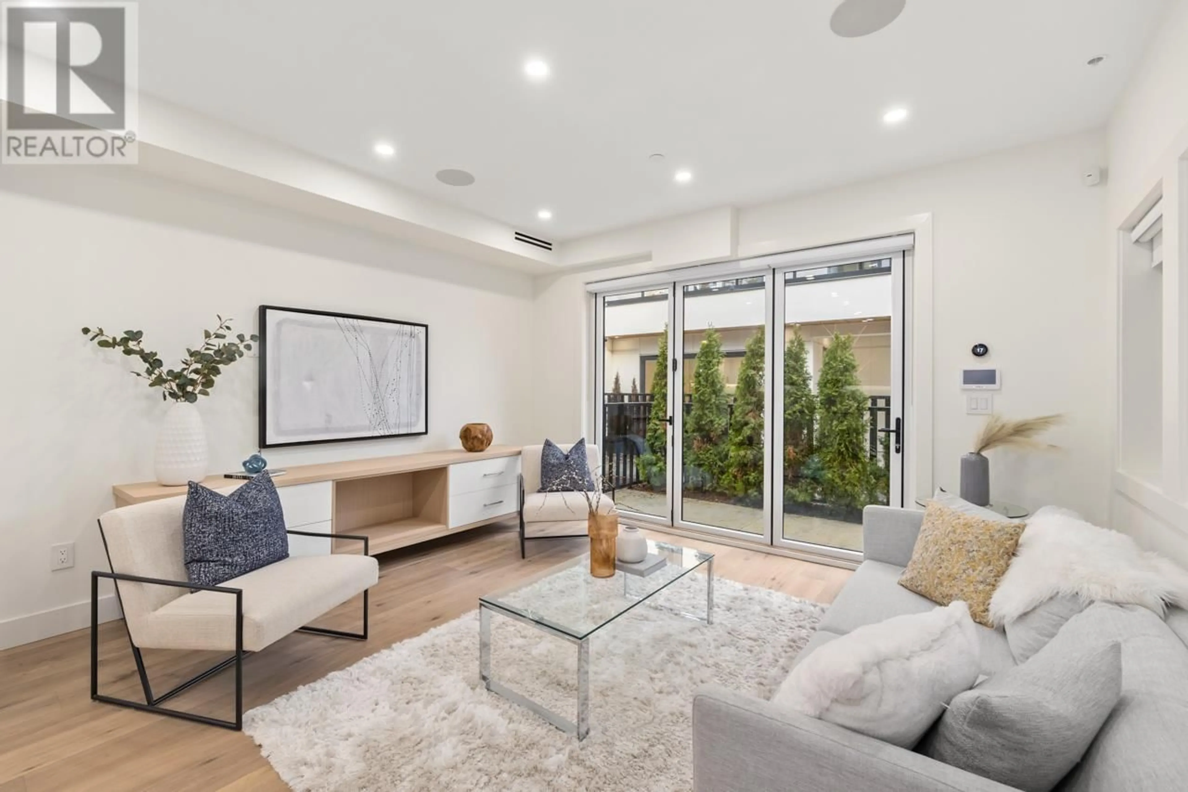 Living room with furniture, unknown for 1125 15TH AVENUE, Vancouver British Columbia V5T2S7