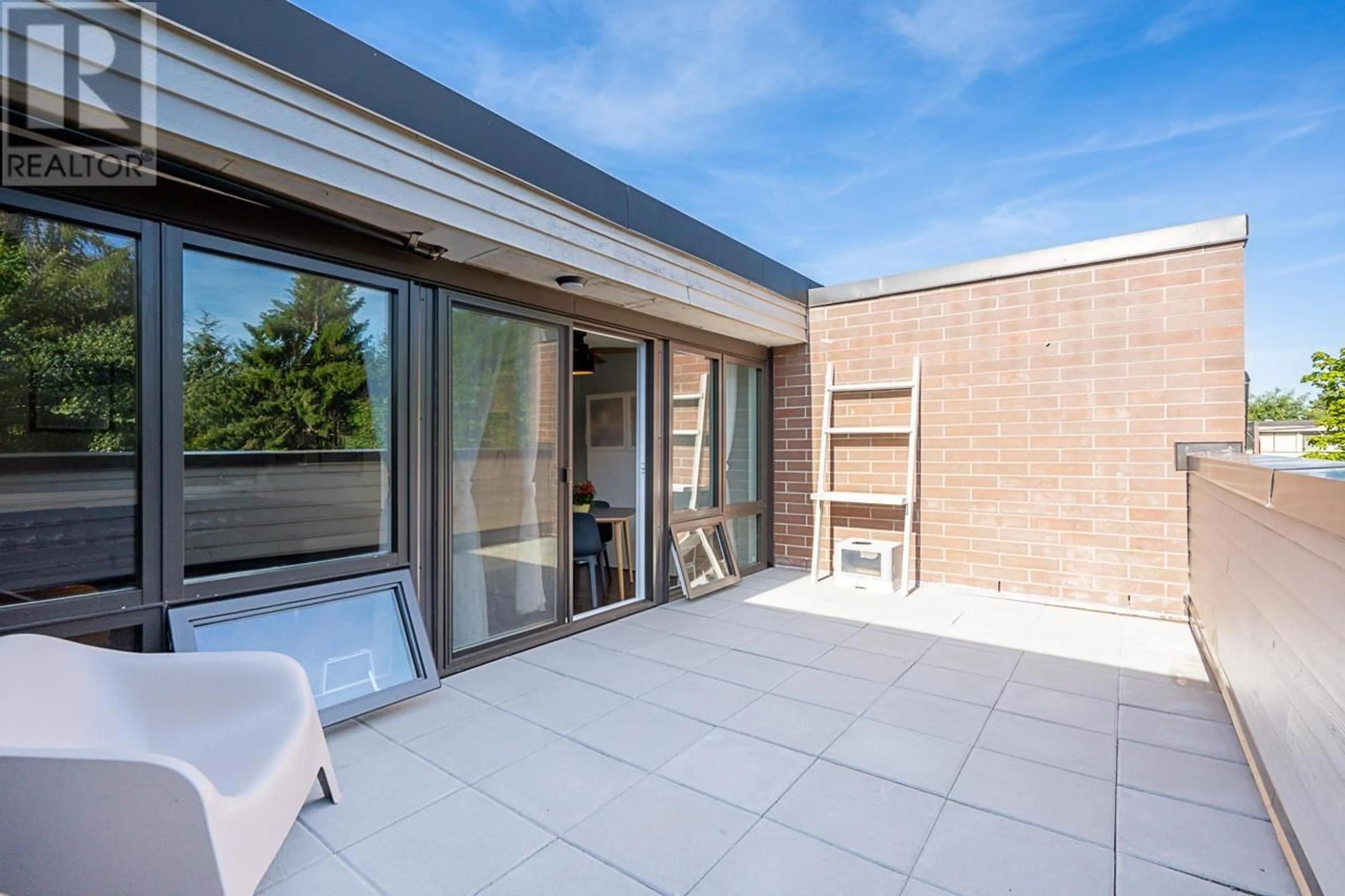 Patio, building for 25 - 10200 4TH AVENUE, Richmond British Columbia V7E1V3
