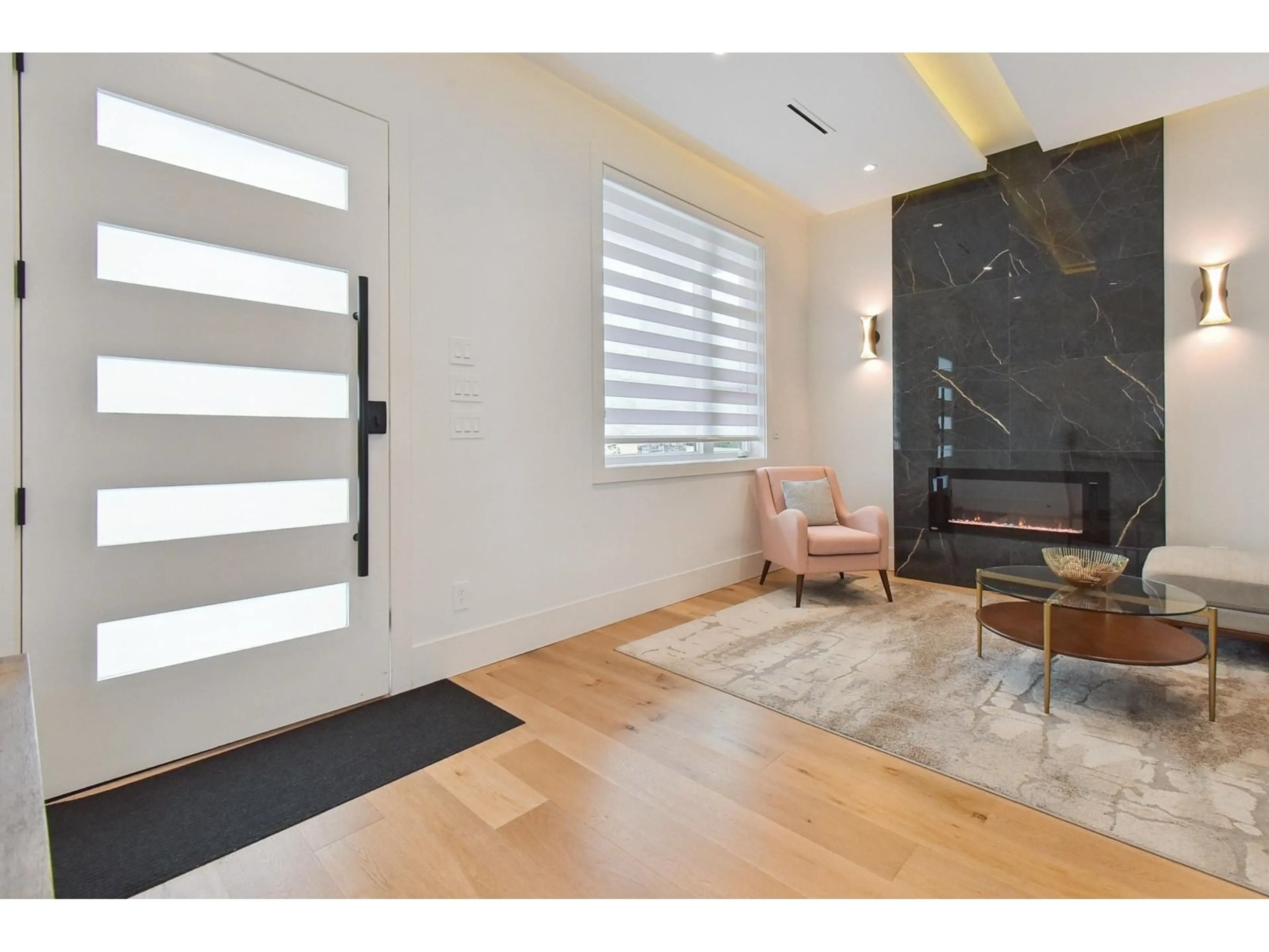 Indoor entryway for 16782 18B, Surrey British Columbia V3Z0B4
