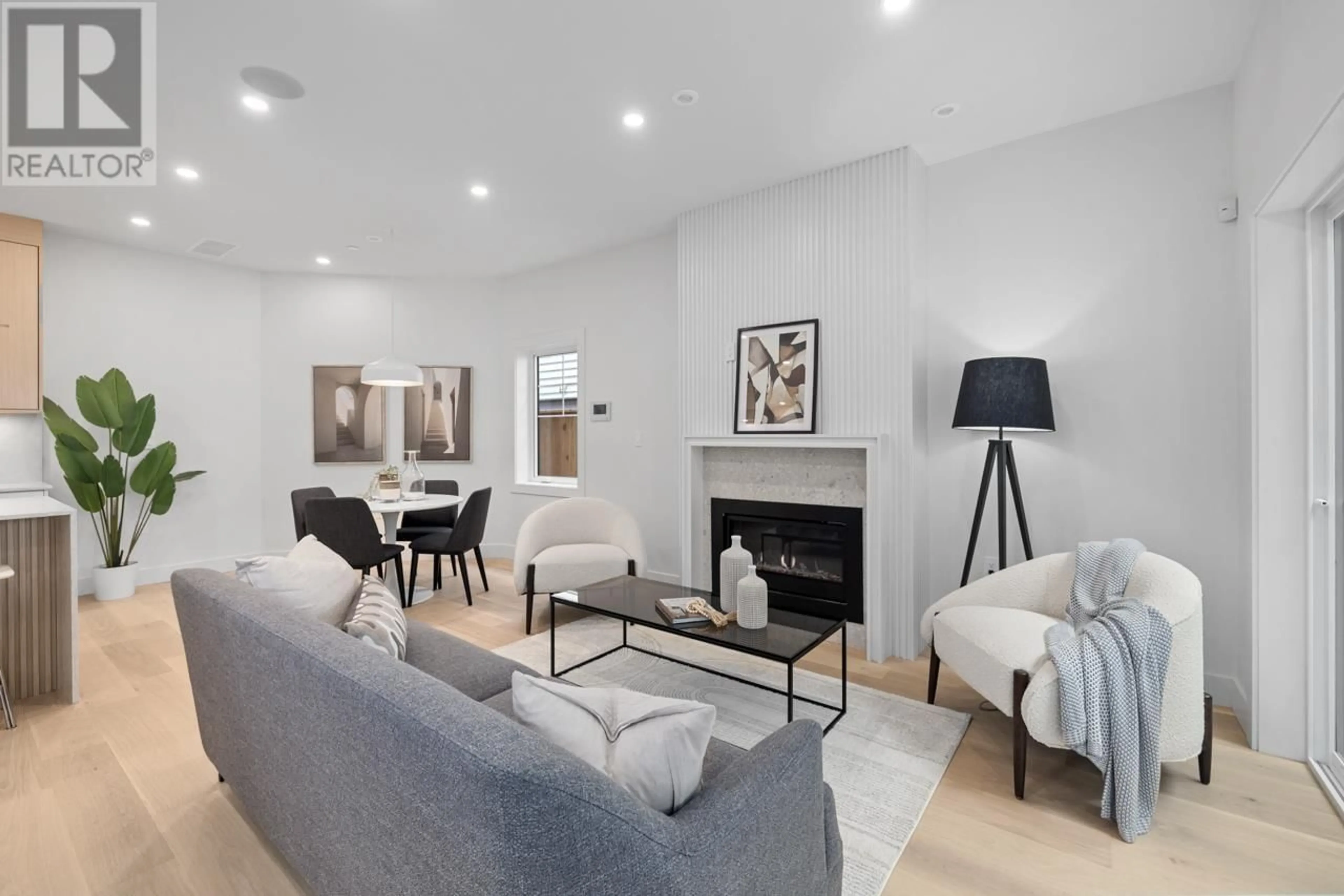 Living room with furniture, unknown for 1 - 332 20TH AVENUE, Vancouver British Columbia V5V1M3
